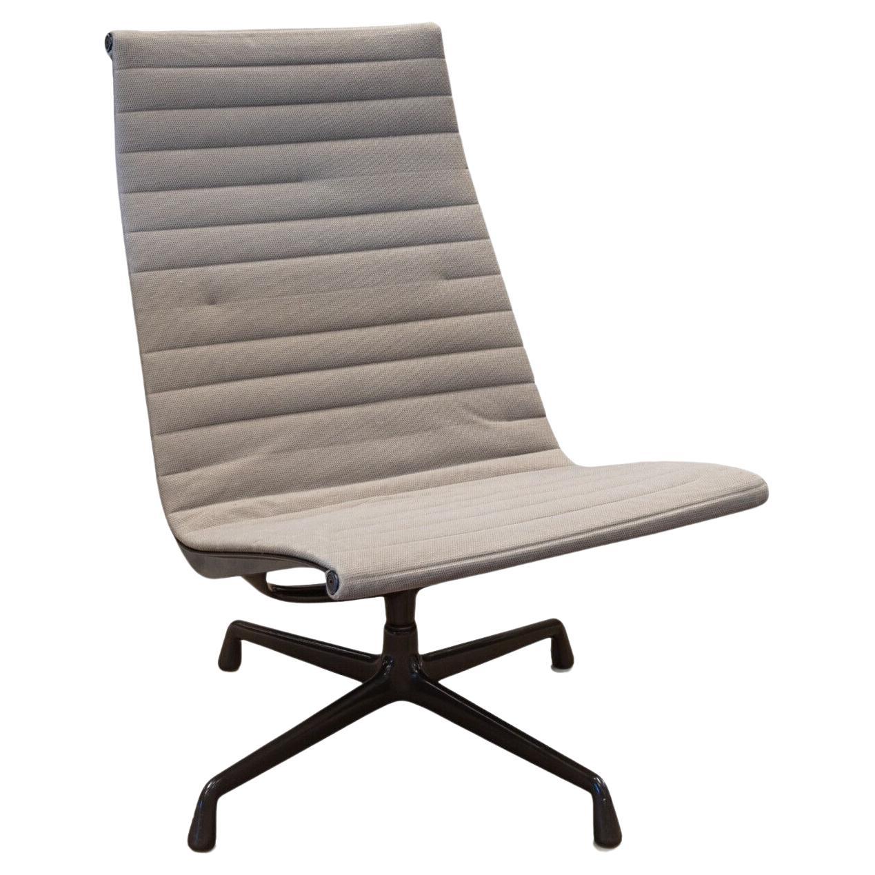 Early MCM Eames for Herman Miller Aluminum Group Grey Fabric Swivel Chair For Sale