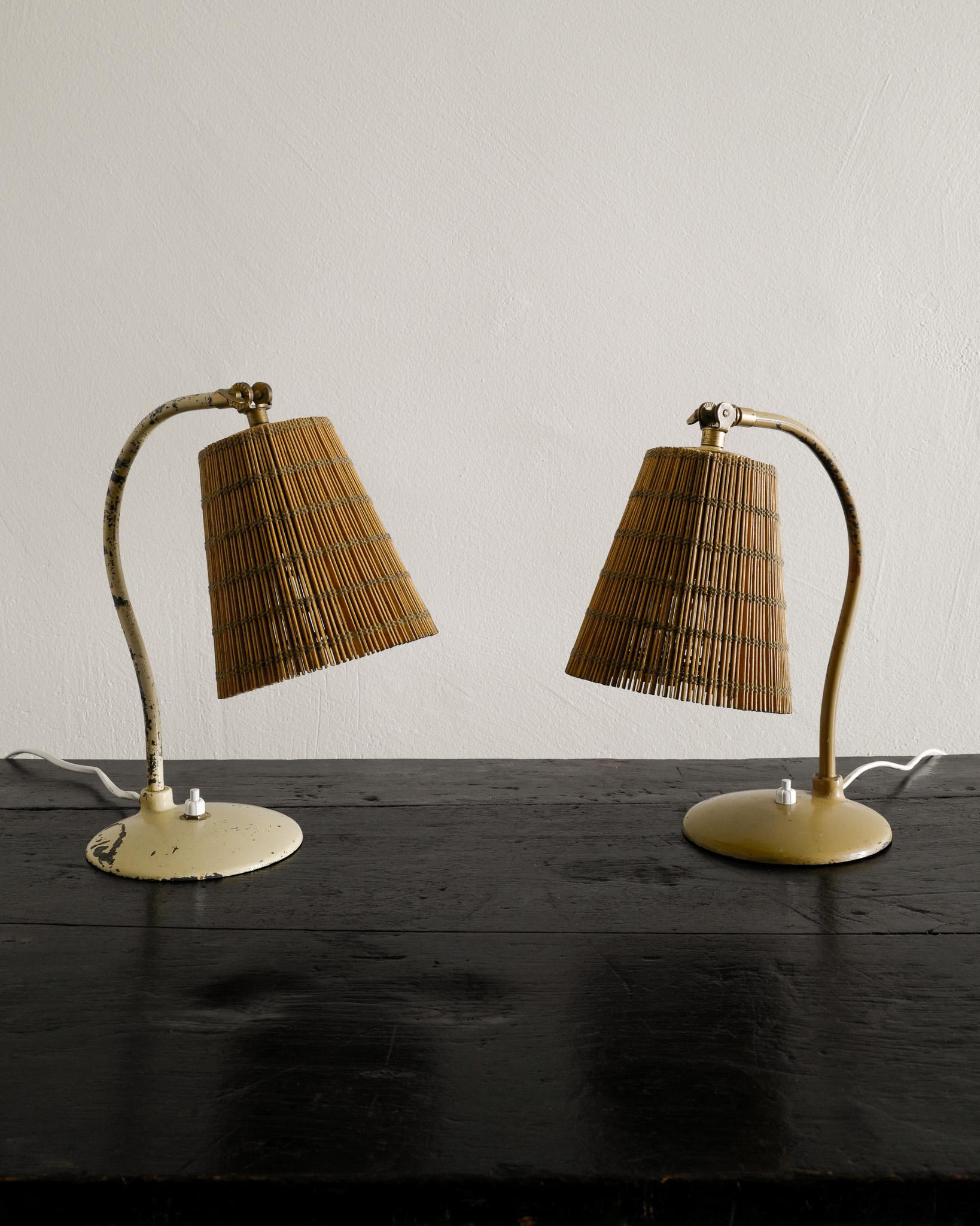 Early Metal Desk Table Lamp by Paavo Tynell Produced by Taito Finland, 1930s In Good Condition In Stockholm, SE