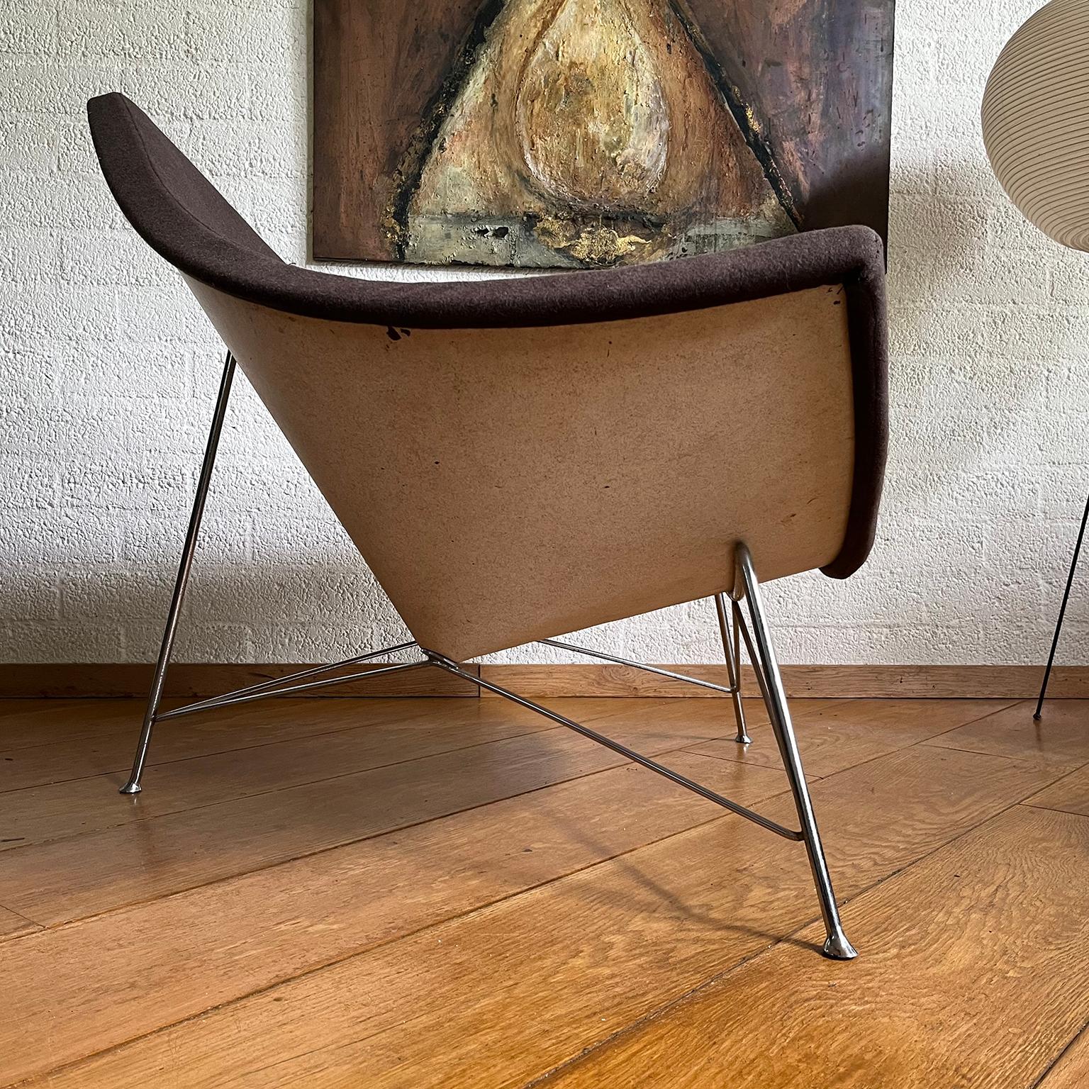Early, Metal Shell ! Coconut Chair by George Nelson in Brown Upholstery, 1955 In Good Condition For Sale In Amsterdam IJMuiden, NL
