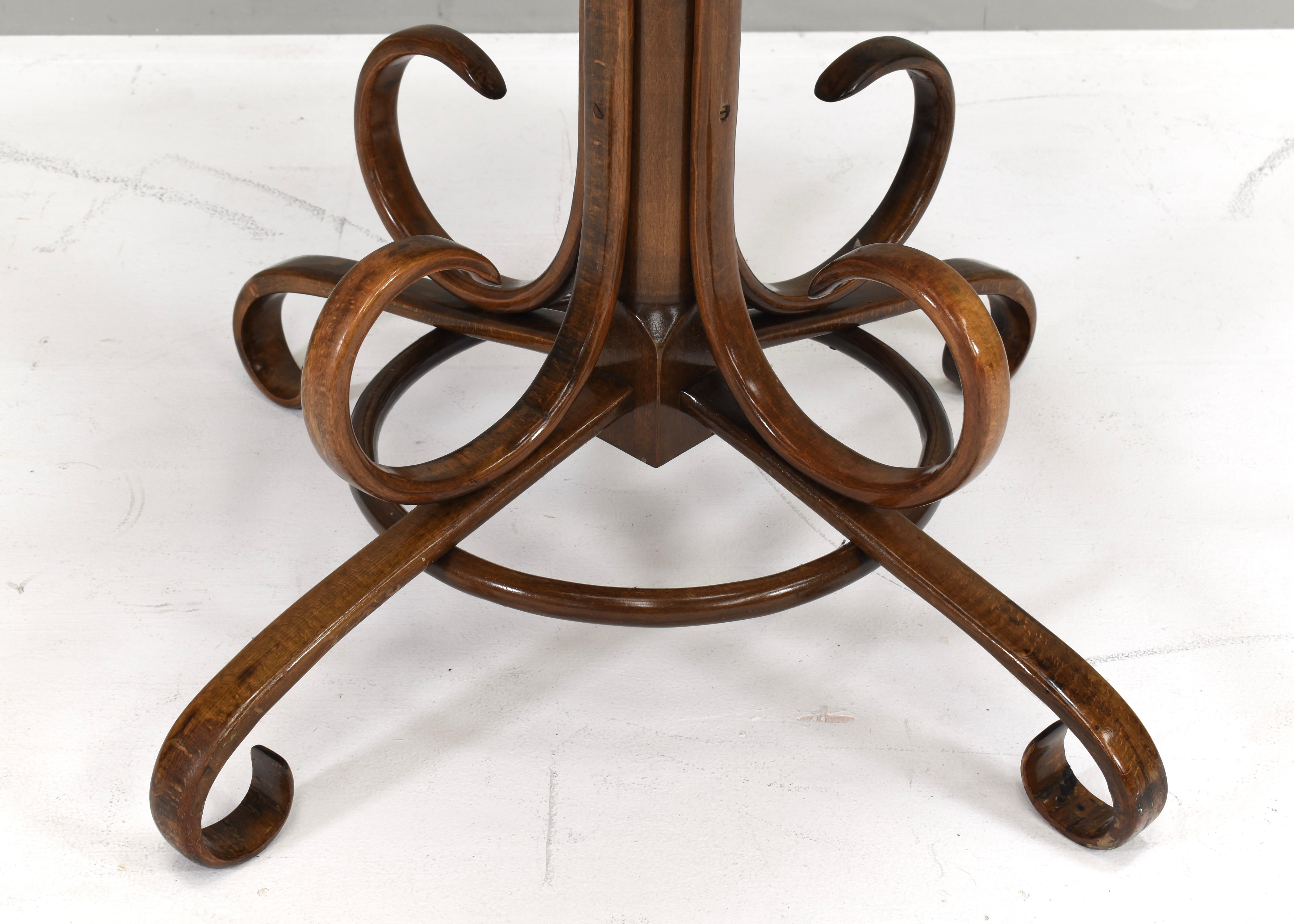 Early Michael Thonet Bistro Dining Table in Bentwood and Cane - Austria For Sale 6
