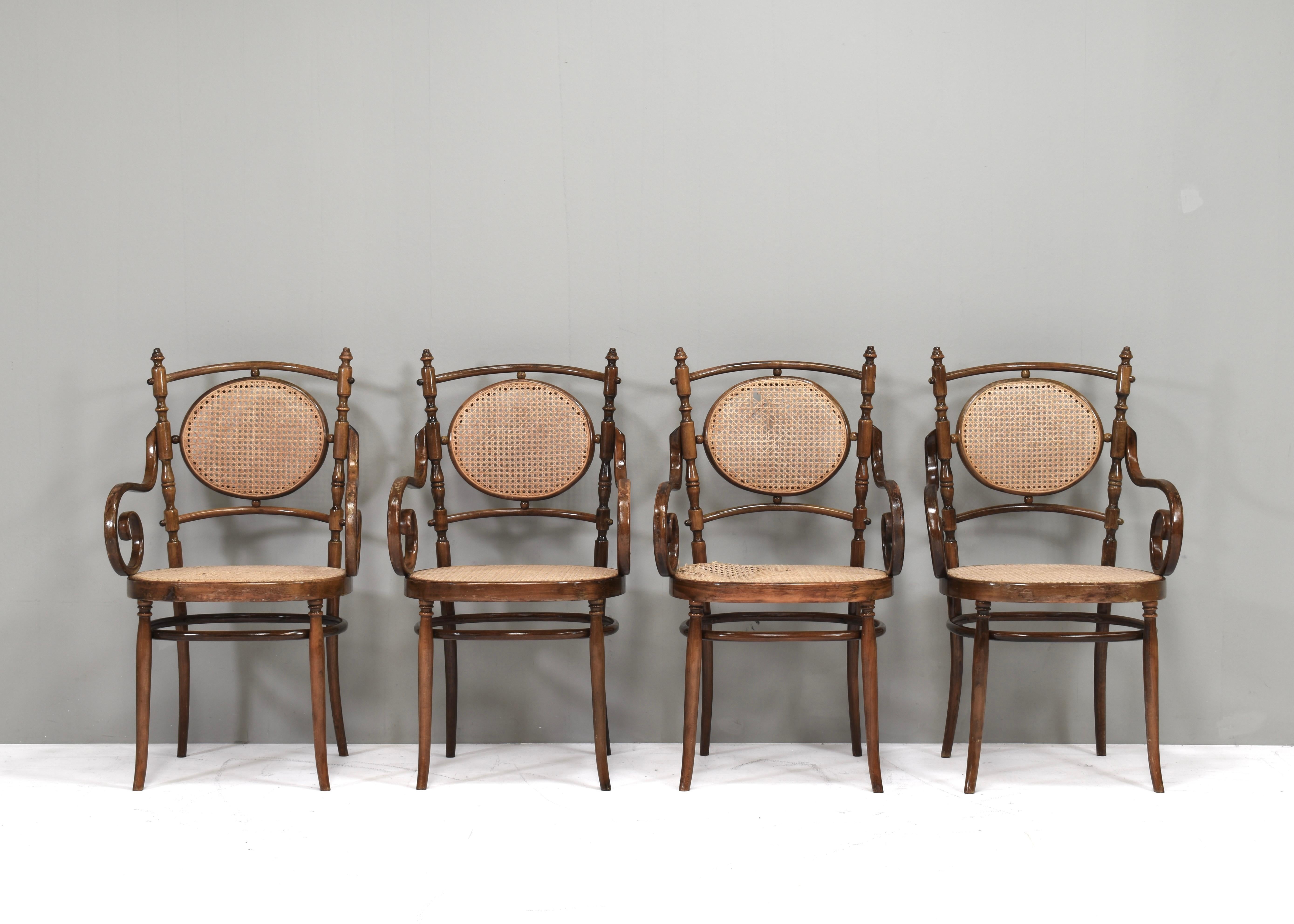Néo-rococo Michael Thonet N.17 fauteuils de salle à manger bistro en bois cintré et rotin - Autriche en vente