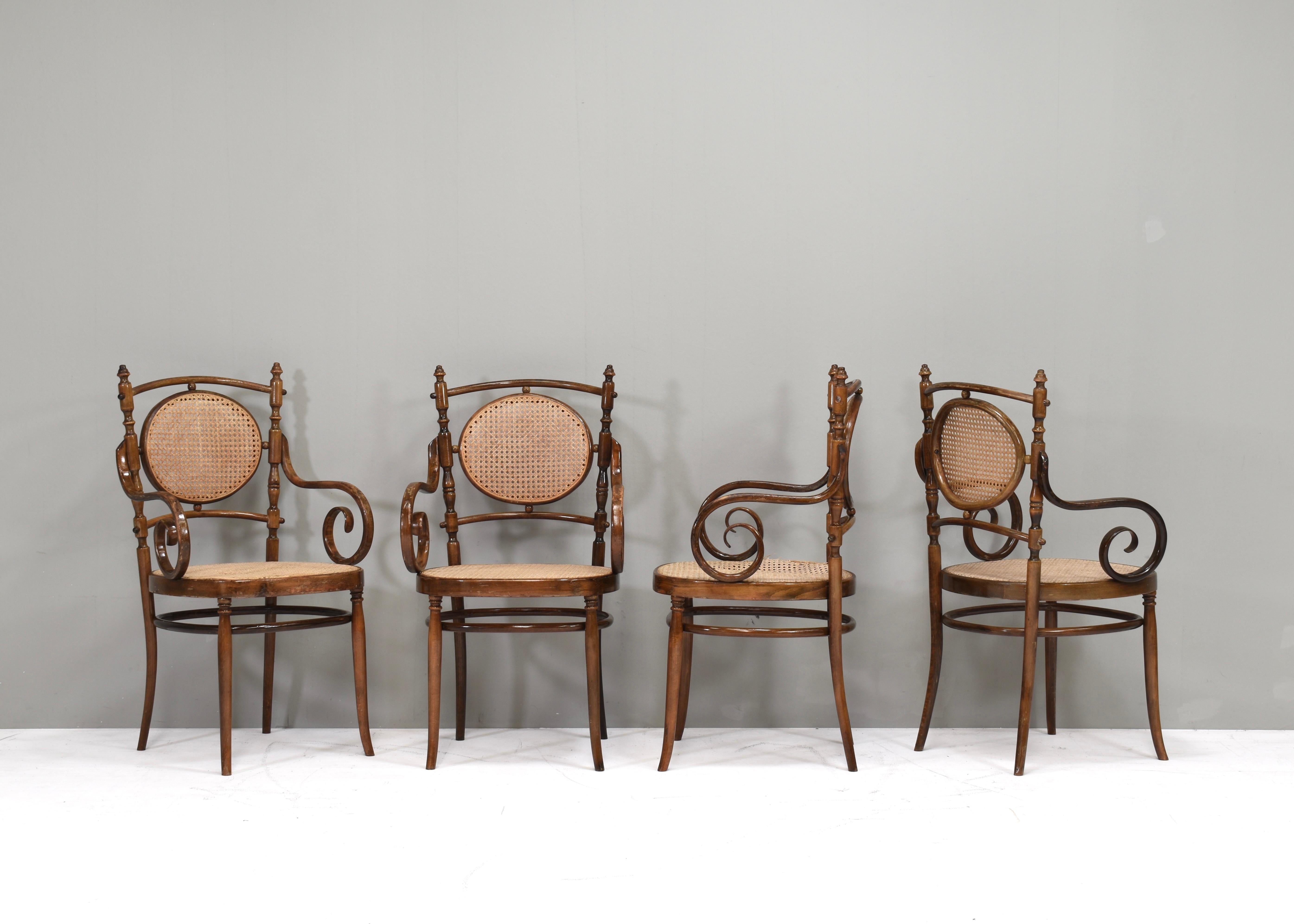 Austrian Early Michael Thonet N.17 Bistro Dining Armchairs in Bentwood and Cane - Austria For Sale