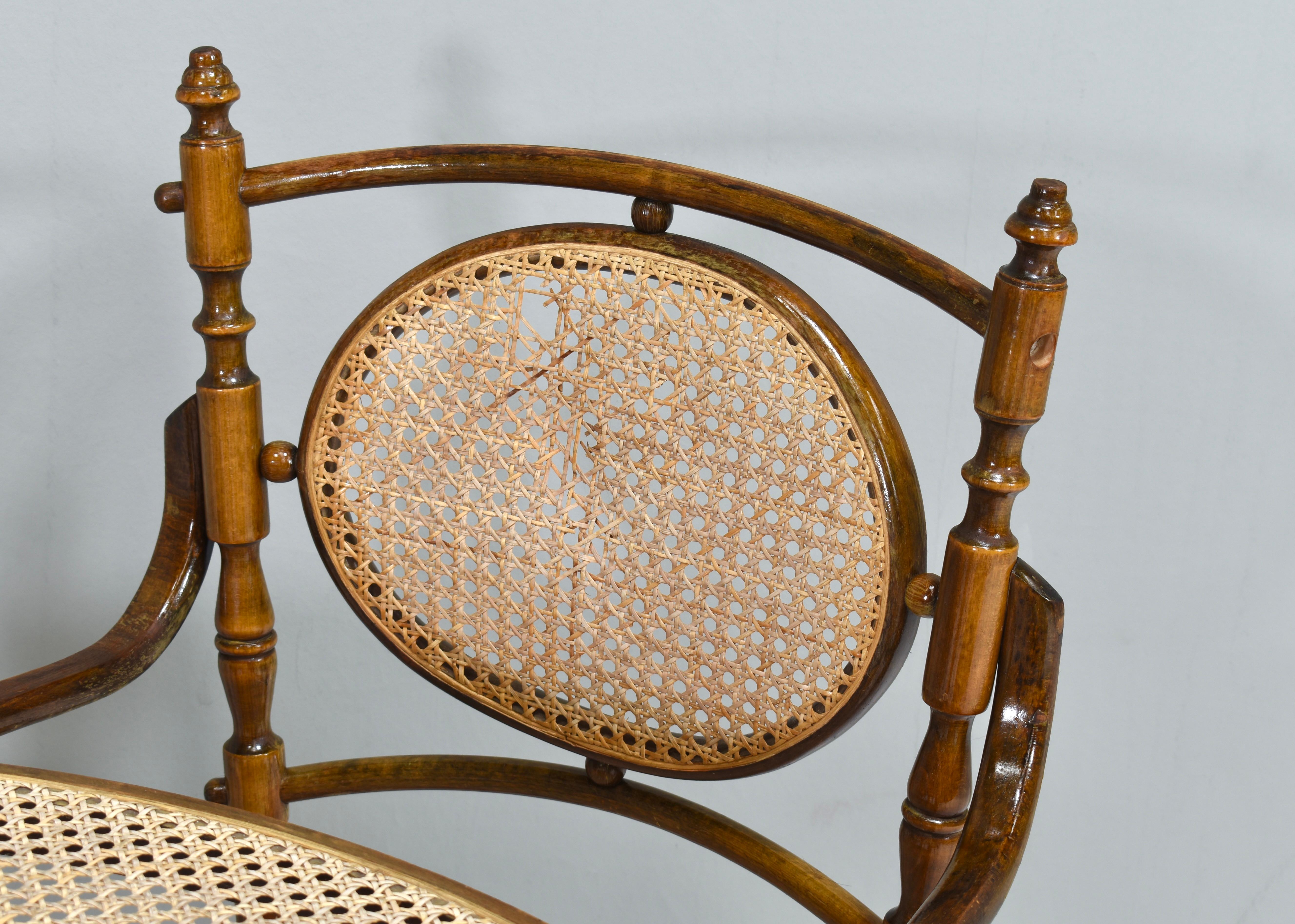 Canne Michael Thonet N.17 fauteuils de salle à manger bistro en bois cintré et rotin - Autriche en vente