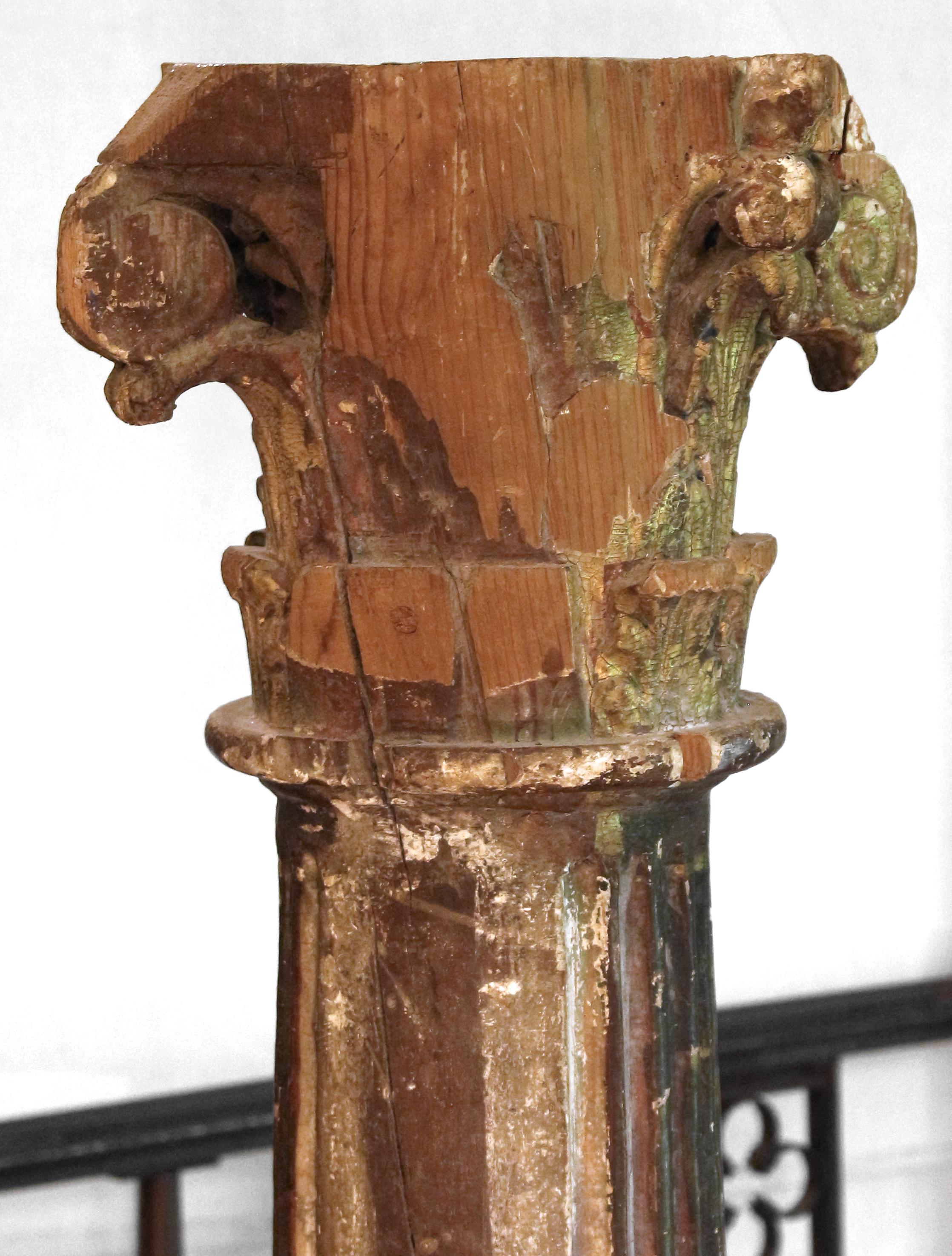 Fer Colonne baroque sculptée et dorée du début et du milieu du XVIIIe siècle en vente