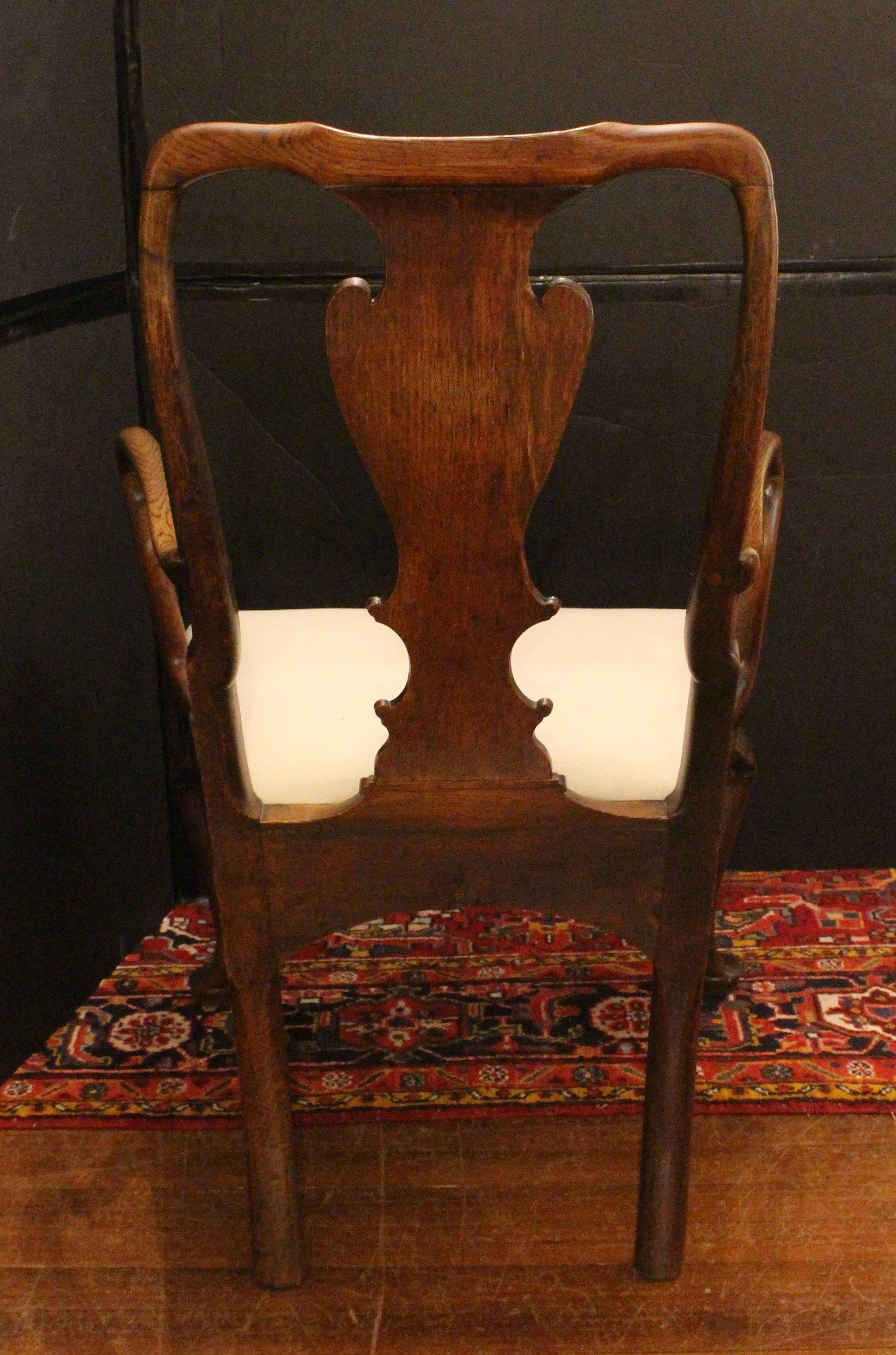 English Early-Mid 18th Century Queen Anne Arm Chair For Sale