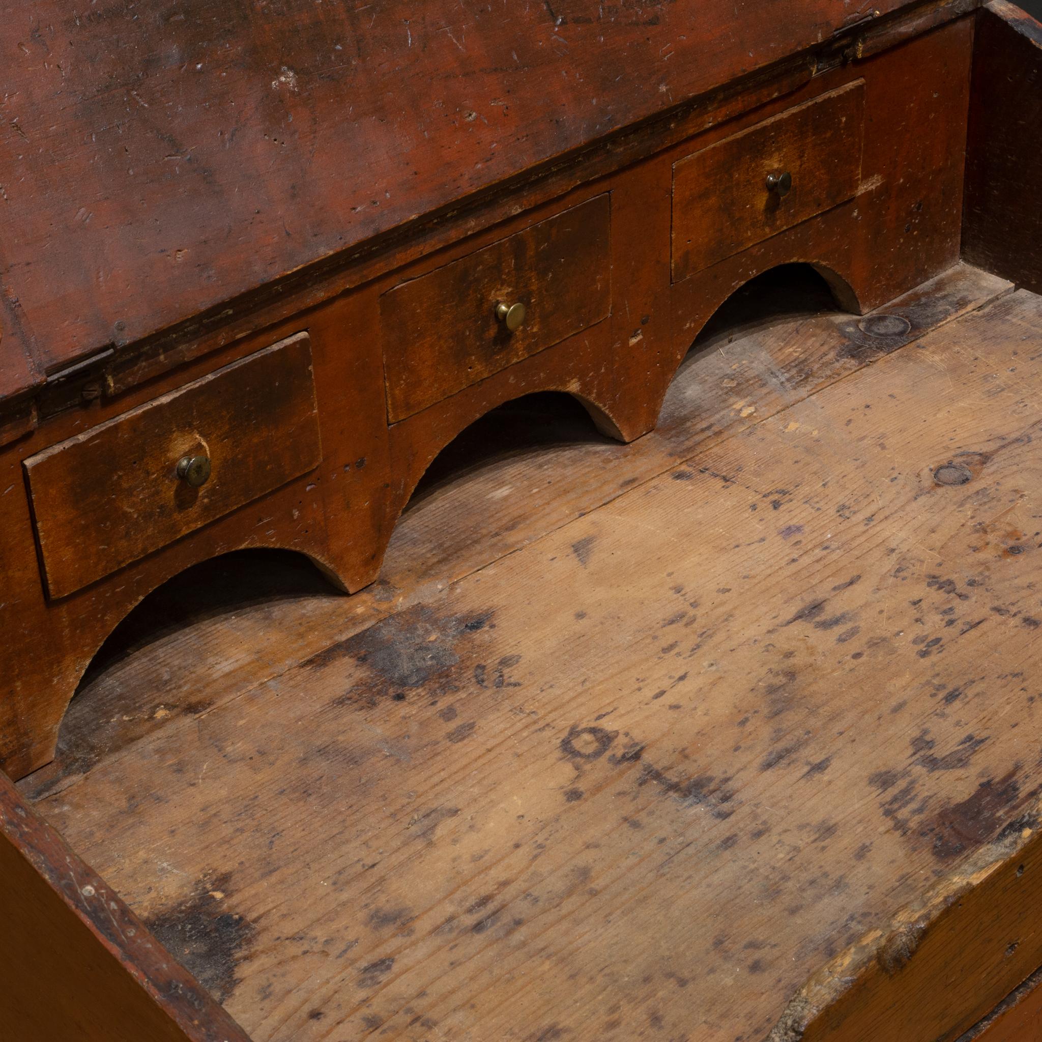 Inizio-metà del XIX secolo. Mobiletto/scrivania inclinata dipinta a mano, 1820-1840 ca. in vendita 2