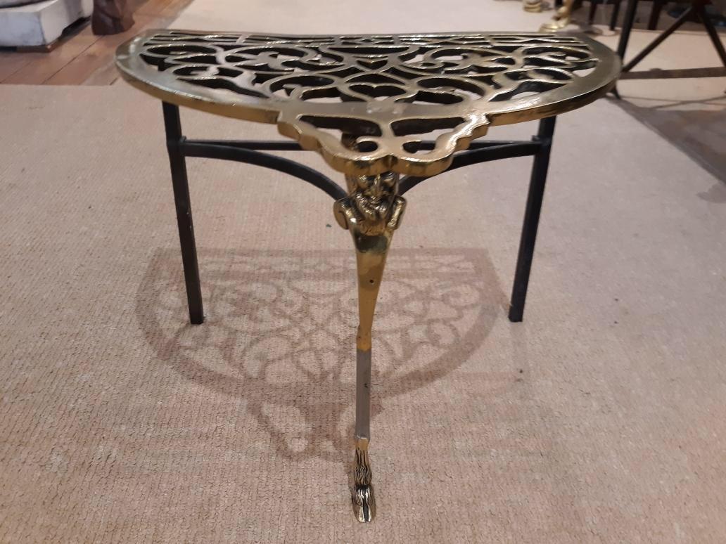 Mid-19th Century Early-Mid 19th Century Brass and Iron Trivet Kettle Stand For Sale