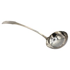 Début-milieu du 19e siècle Grande louche en argent de type Coffin-Fiddle Transitional Coin Silver Ladle