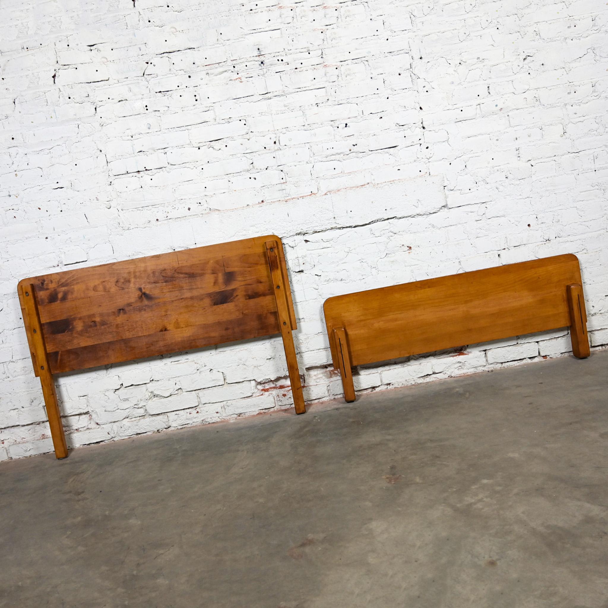 Early-Mid-20th Century Art Moderne Maple Twin Bed Headboard & Footboard  For Sale 7