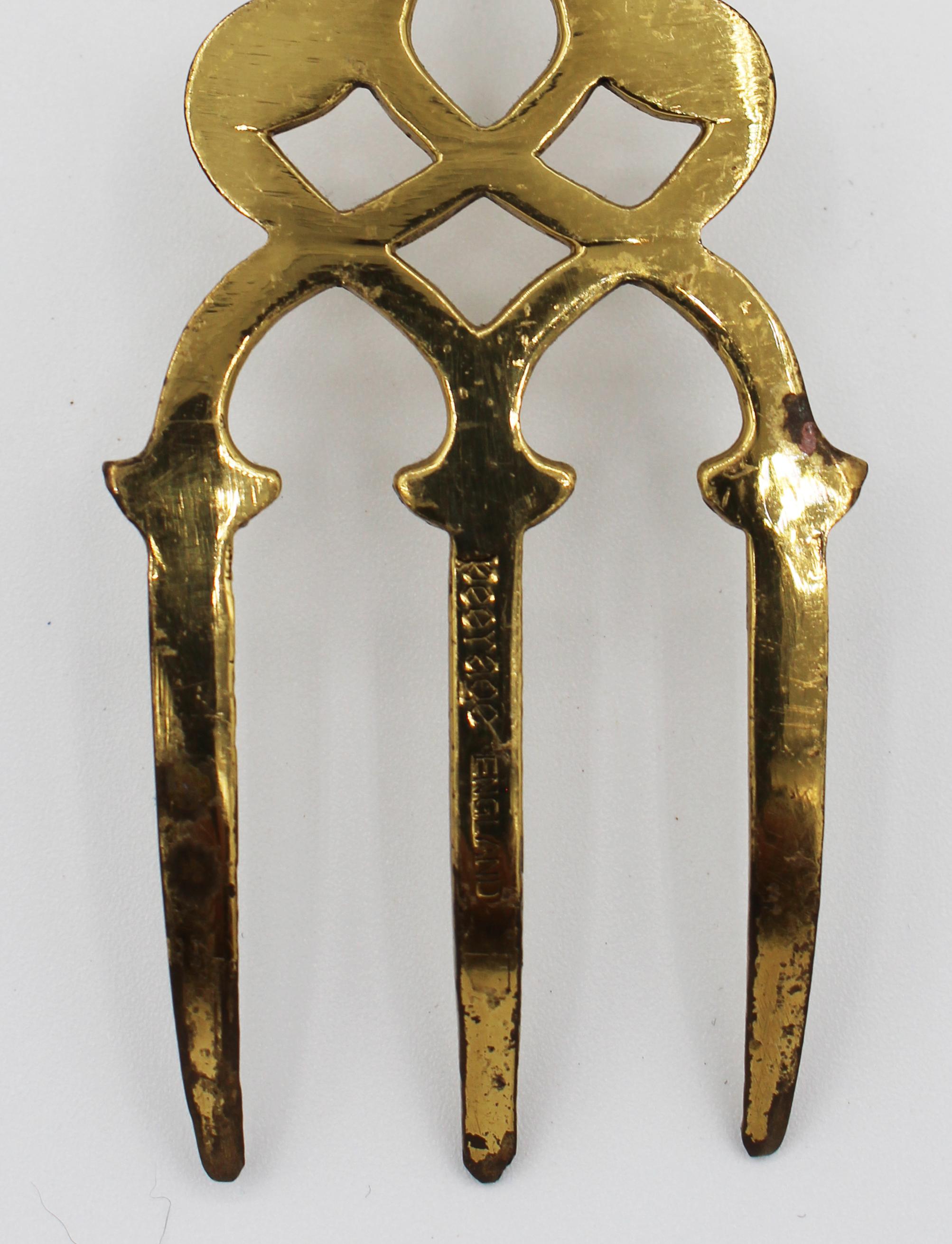 Early-Mid 20th Century Cambridge University Toasting Fork In Good Condition In Chapel Hill, NC