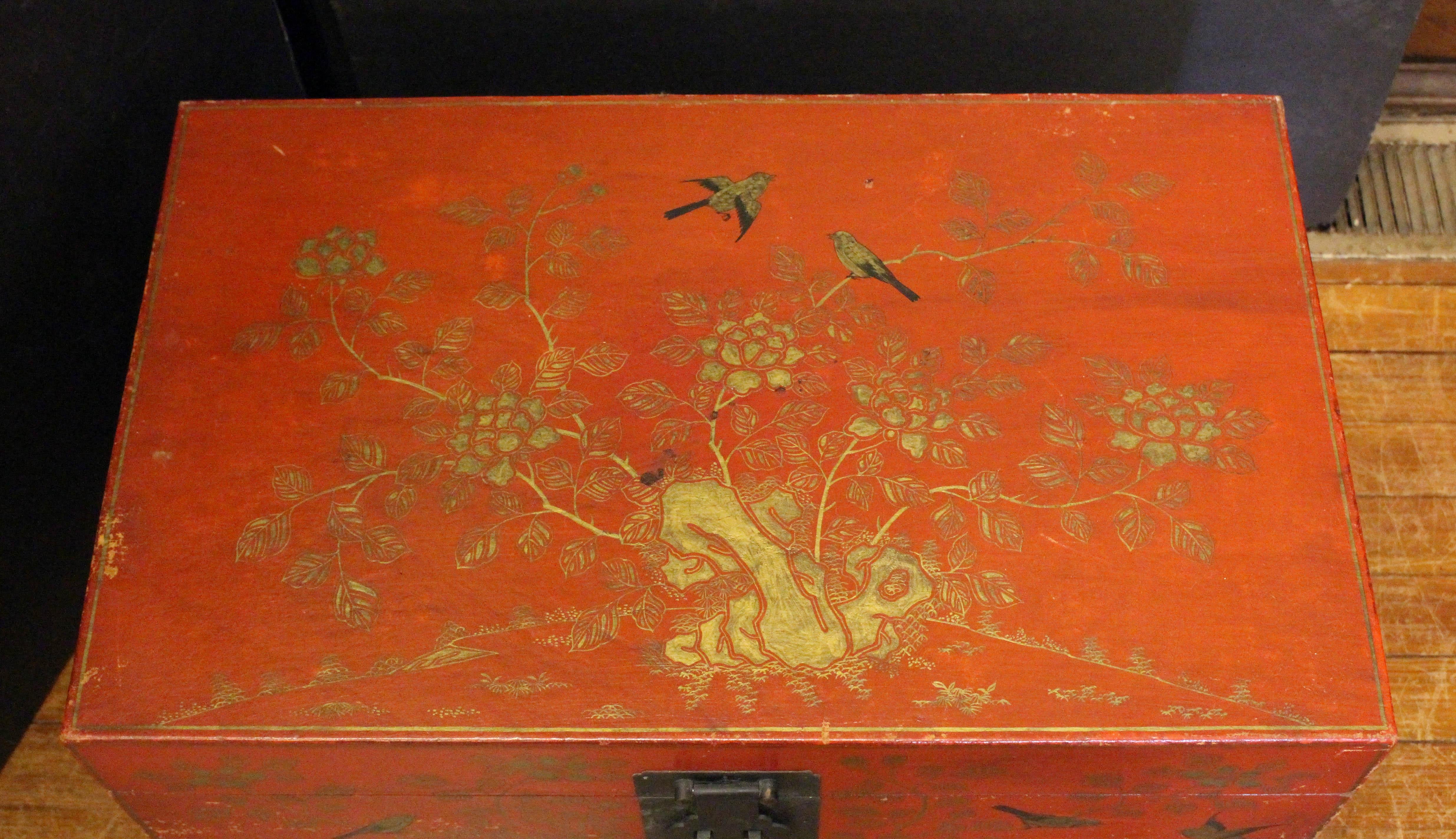 Early-Mid 20th Century Chinese Red & Gilt Coffee Table Trunk For Sale 3