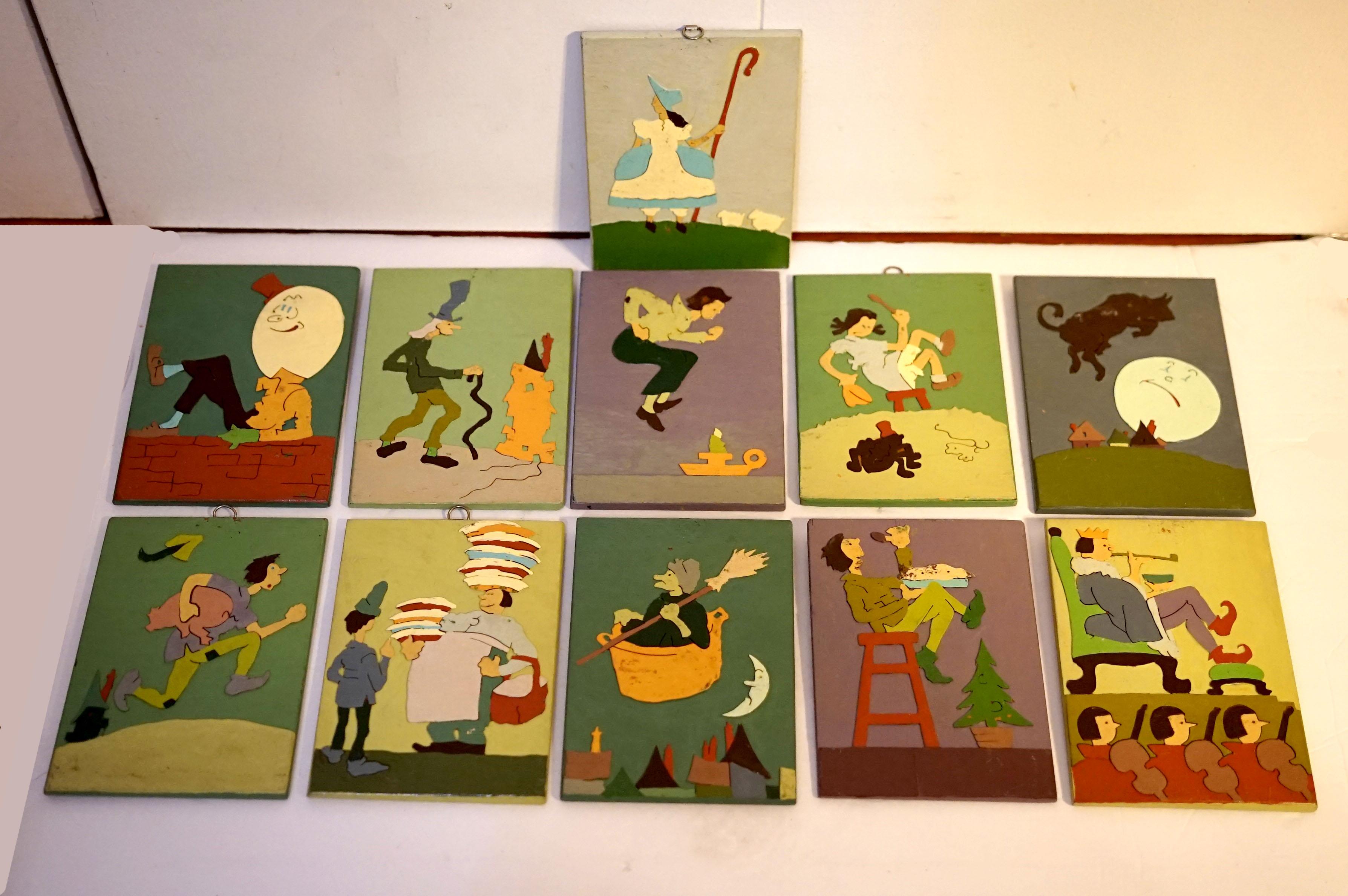 Handbemalte Kindermärchen-Tafeln aus Holz aus der Mitte des 20. Jahrhunderts im Angebot 7