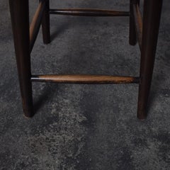 Frühe Mitte des 20. Jahrhunderts Rustikale französische Künstlerhocker