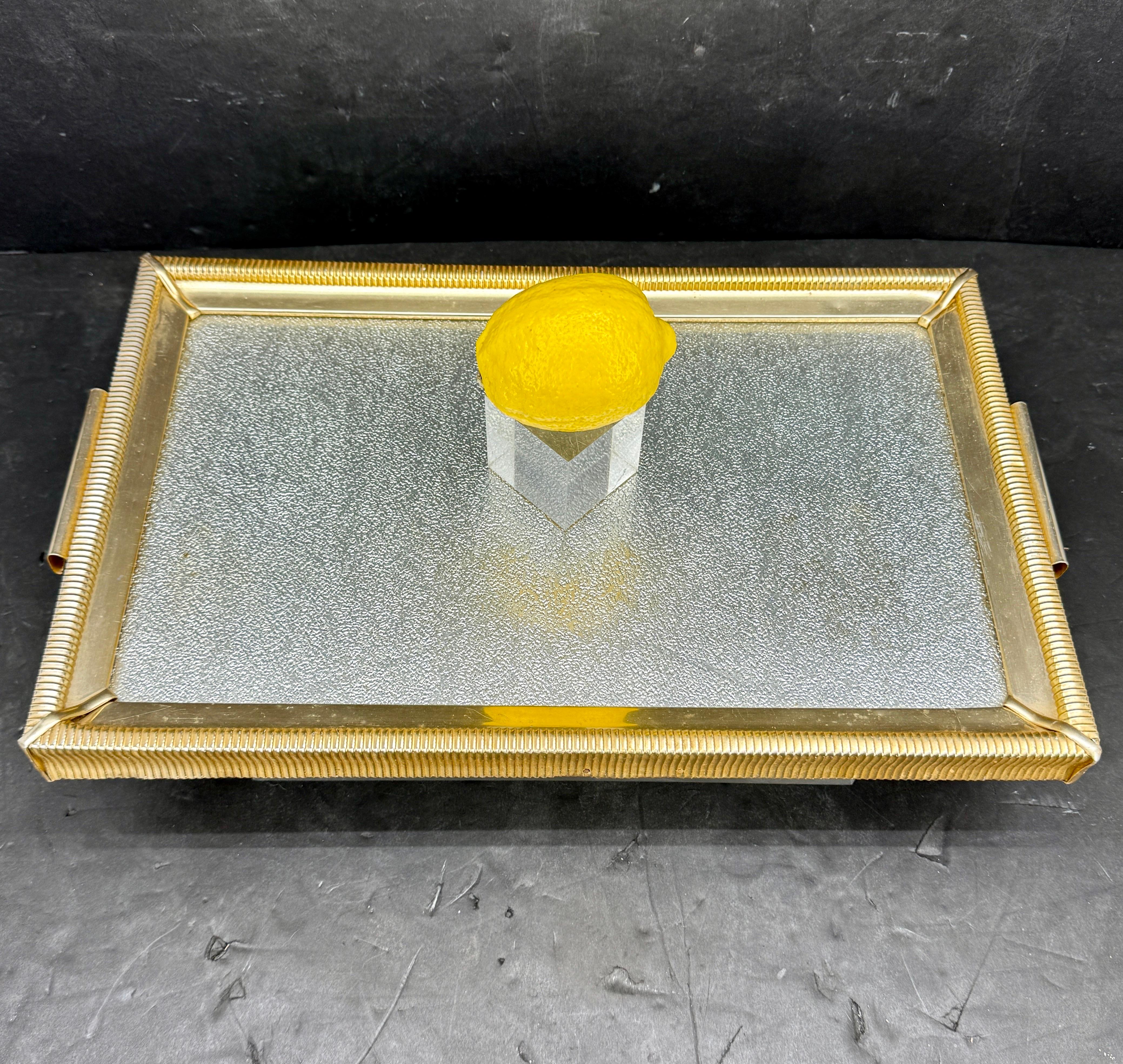 Bandeja rectangular de latón y aluminio italiana de principios de siglo medio Hecho a mano en venta
