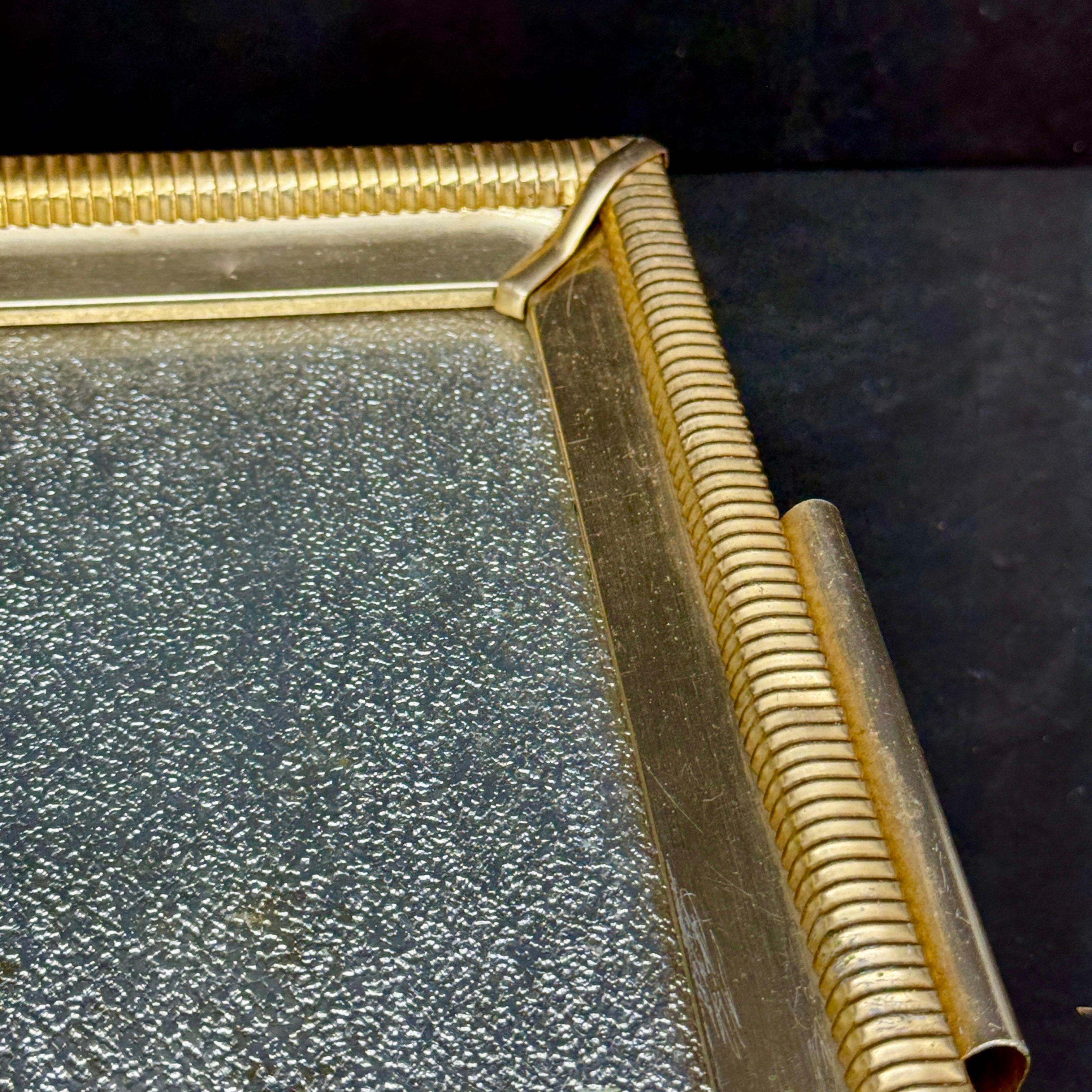 Bandeja rectangular de latón y aluminio italiana de principios de siglo medio en venta 1