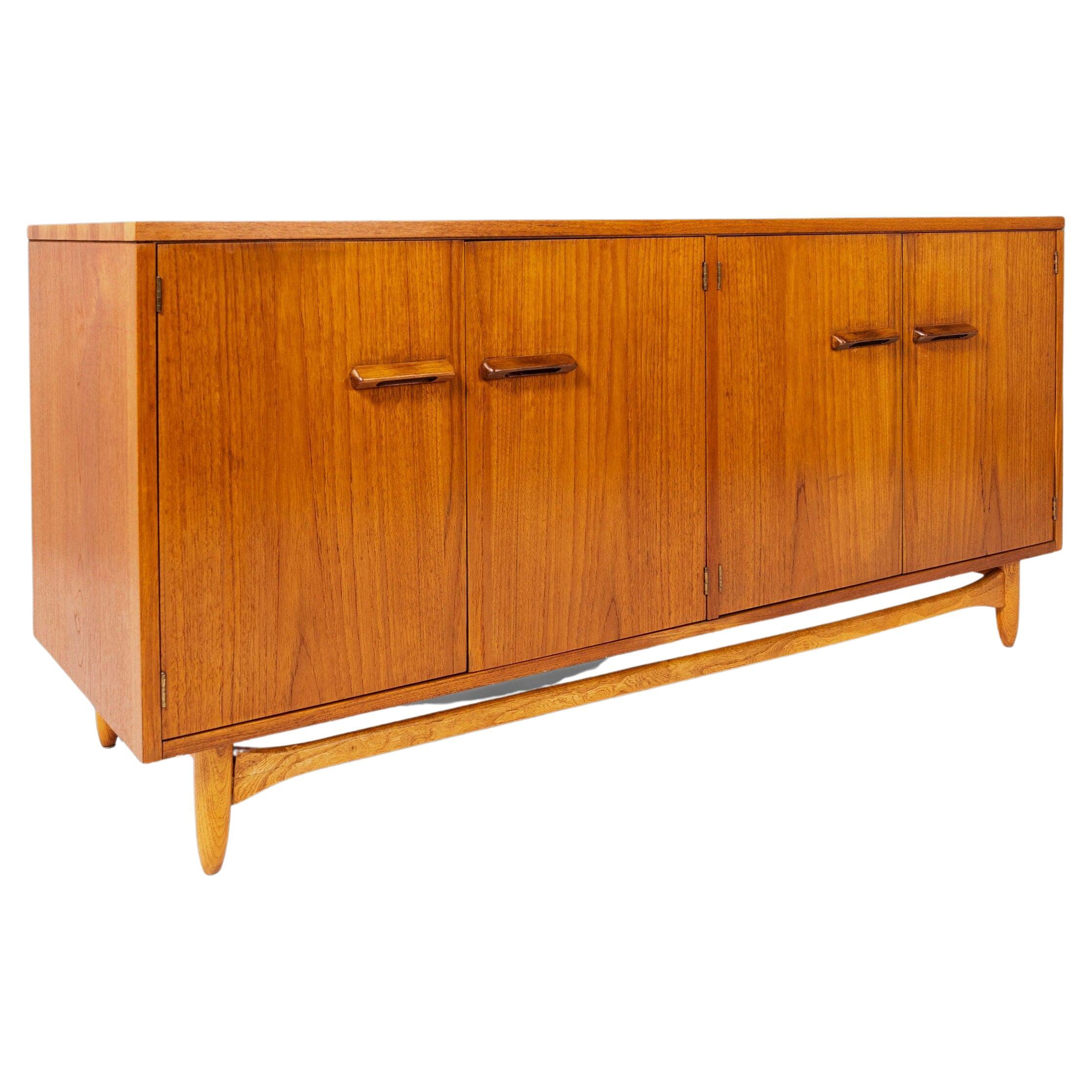 Early Mid Century Modern Lane Acclaim Buffet / Sideboard, USA, c. 1950's For Sale