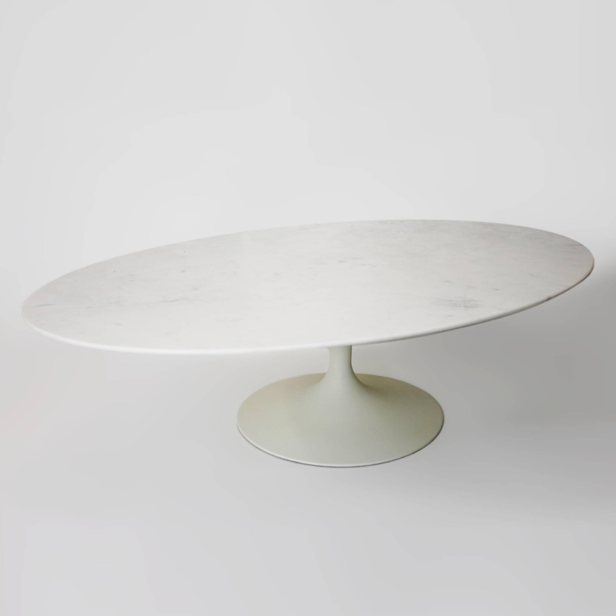American Early Mid-Century Modern Marble-Top Tulip Coffee and Side Table by Eero Saarinen