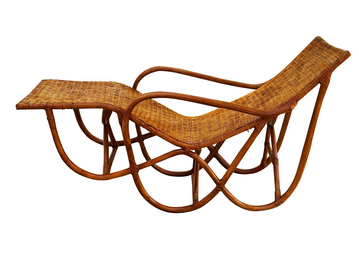 Early Mid-Century Modern Sculptural Bamboo / Rattan Chaise Lounge Chair For Sale 3