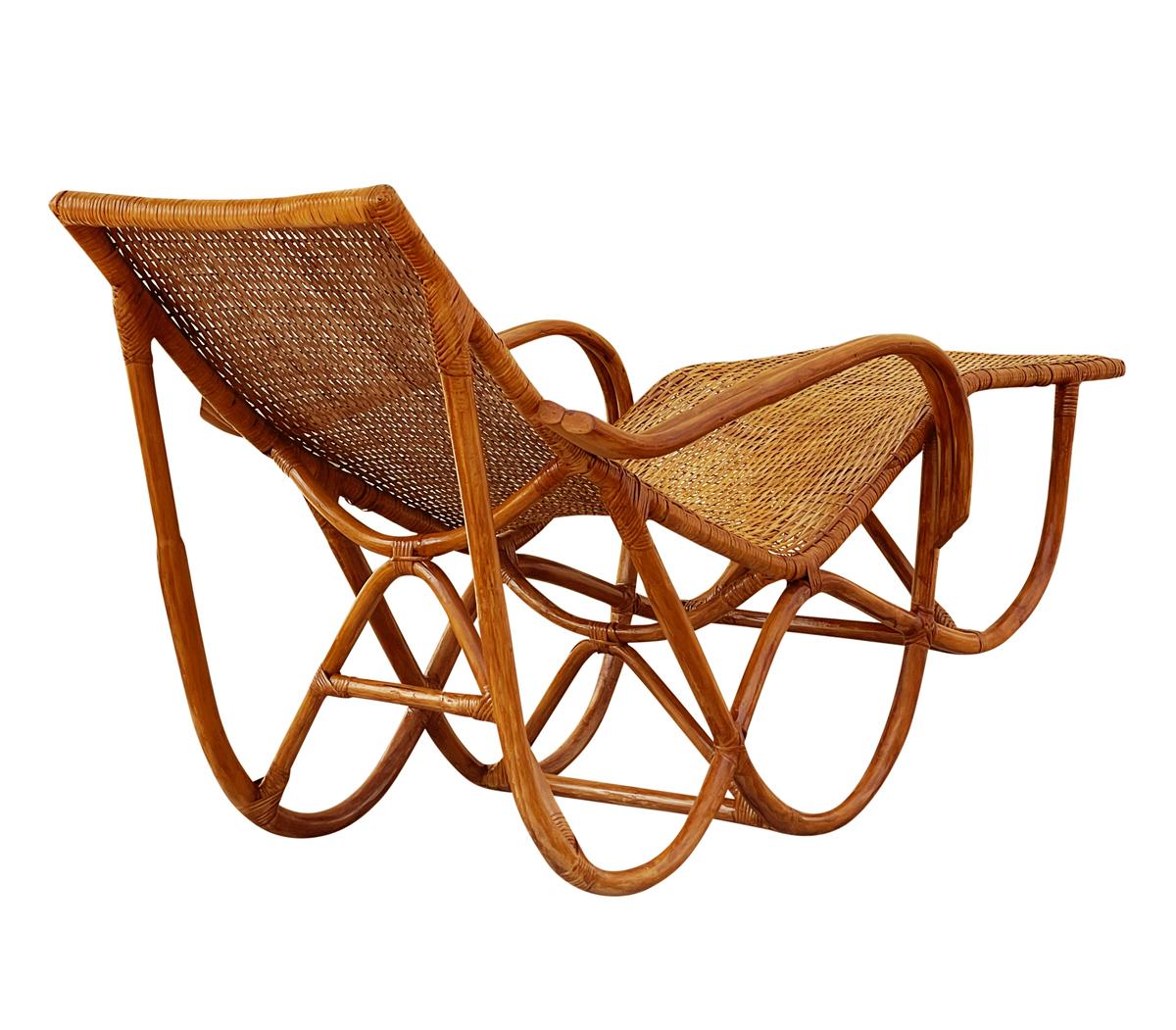 Early Mid-Century Modern Sculptural Bamboo / Rattan Chaise Lounge Chair For Sale 4