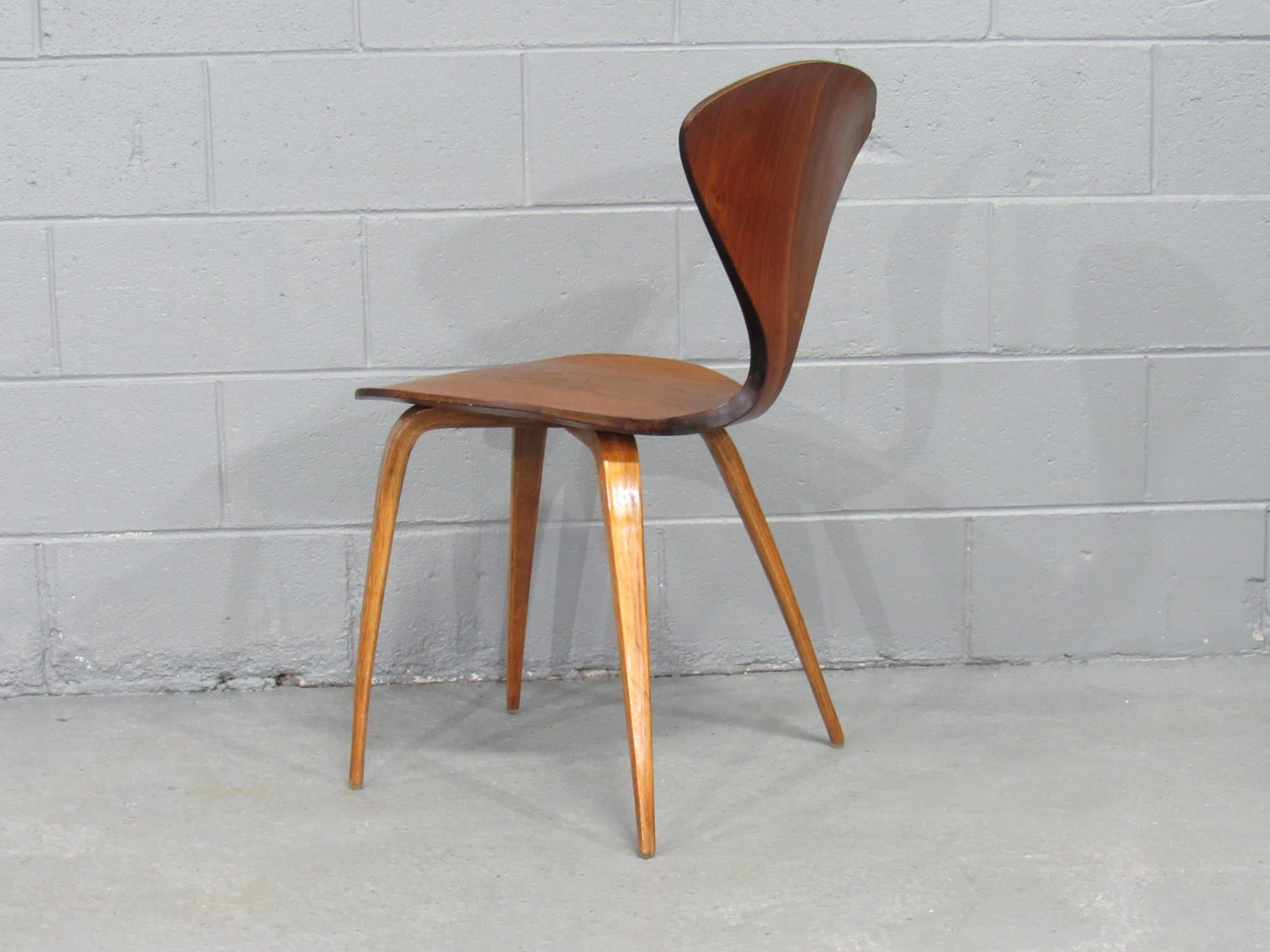 American Early Mid-Century Modern Side Chair by Norman Cherner for Plycraft in Walnut