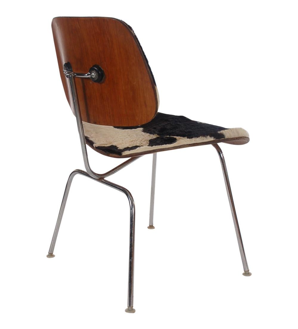 Mid-20th Century Early Mid-Century Modern Slunk Skin Plywood DCM Charles Eames for Herman Miller