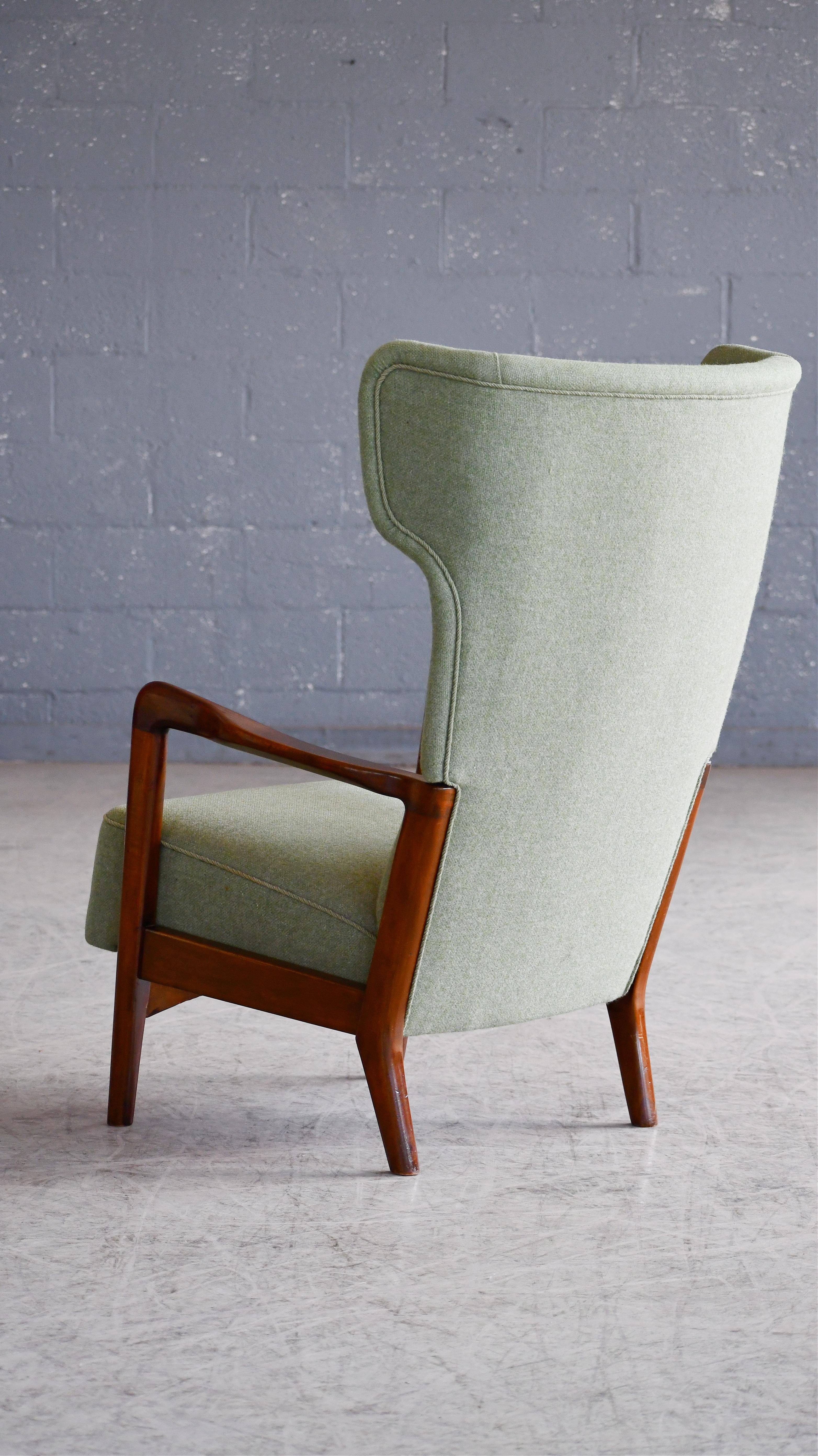 Mid-20th Century Early Mid-Century Soren Hansen for Fritz Hansen Wingback Lounge Chair 