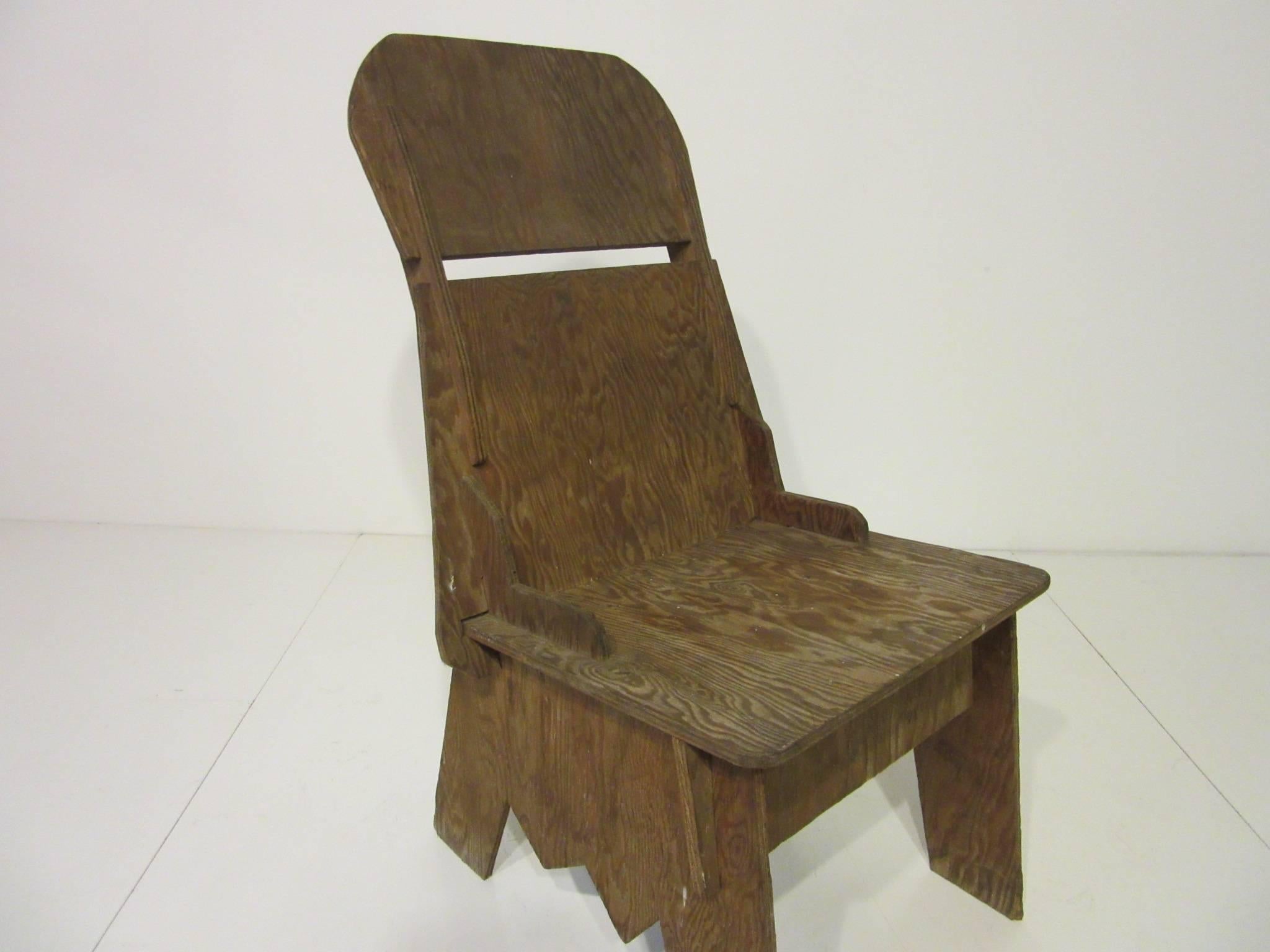 Early Midcentury Interlocking Plywood Chair in the style of Frank Lloyd Wright  In Good Condition In Cincinnati, OH