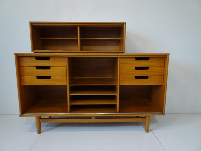 Early Milo Baughman Credenza / Sideboard for Drexel Todays Living In Good Condition For Sale In Cincinnati, OH