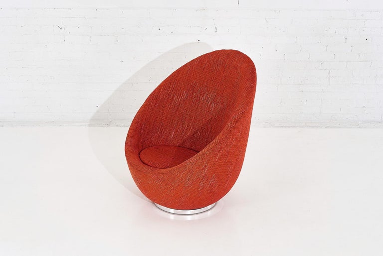 Mid-Century Modern Early Milo Baughman Swivel Egg Chair, 1960 For Sale