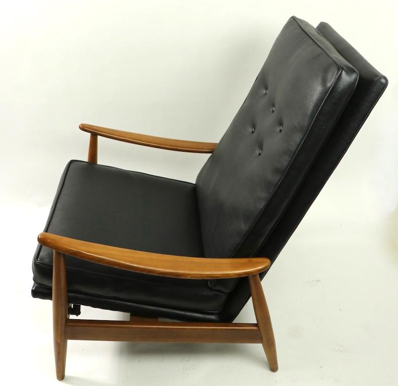 Early Milo Baughman for James Furniture Reclining Lounge Chair with Ottoman In Good Condition In New York, NY