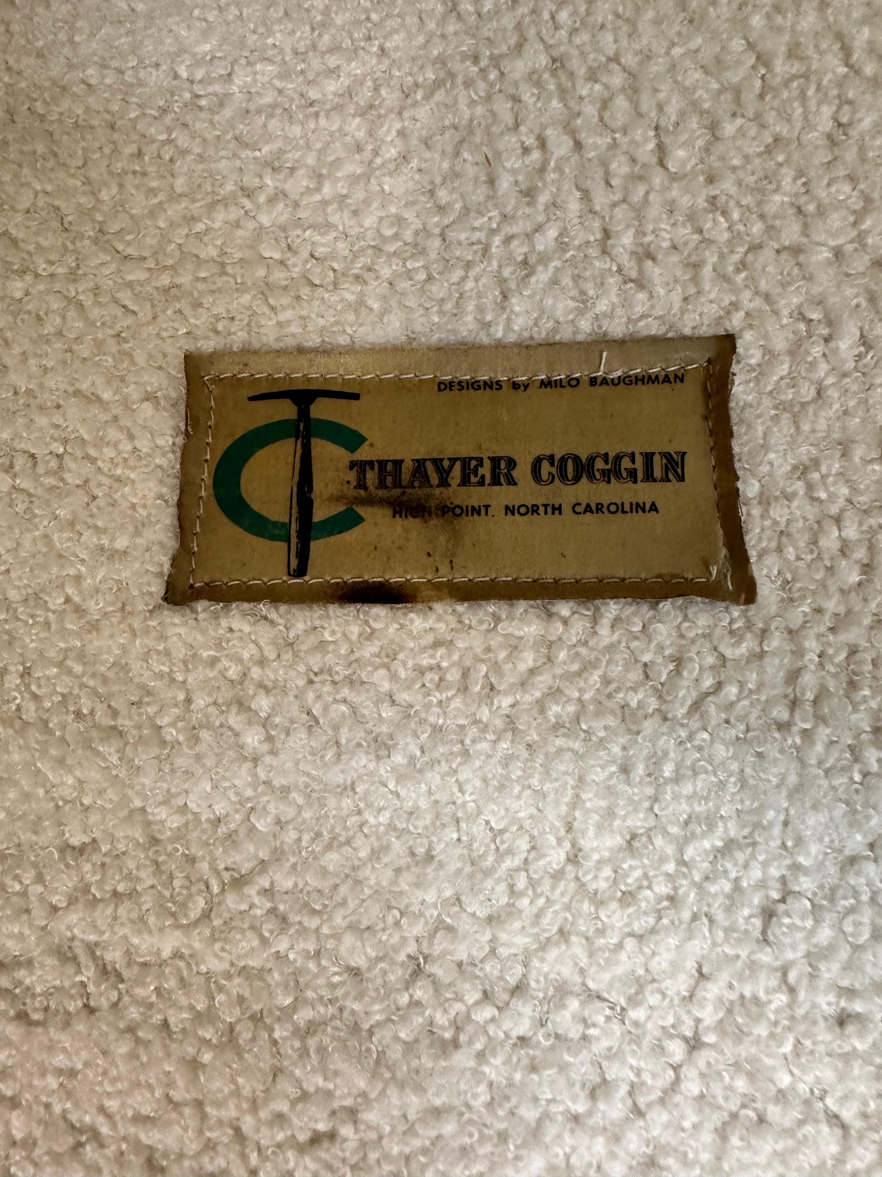 Divano con schienale curvo di Milo Baughman per Thayer Coggin in un accogliente bouclé di metà secolo in vendita 7