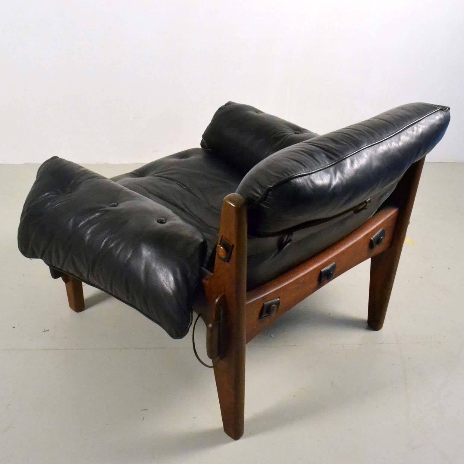 Early Mischievous / Mole Chair by Brazilian Sergio Rodrigues in Black Leather In Excellent Condition In London, GB