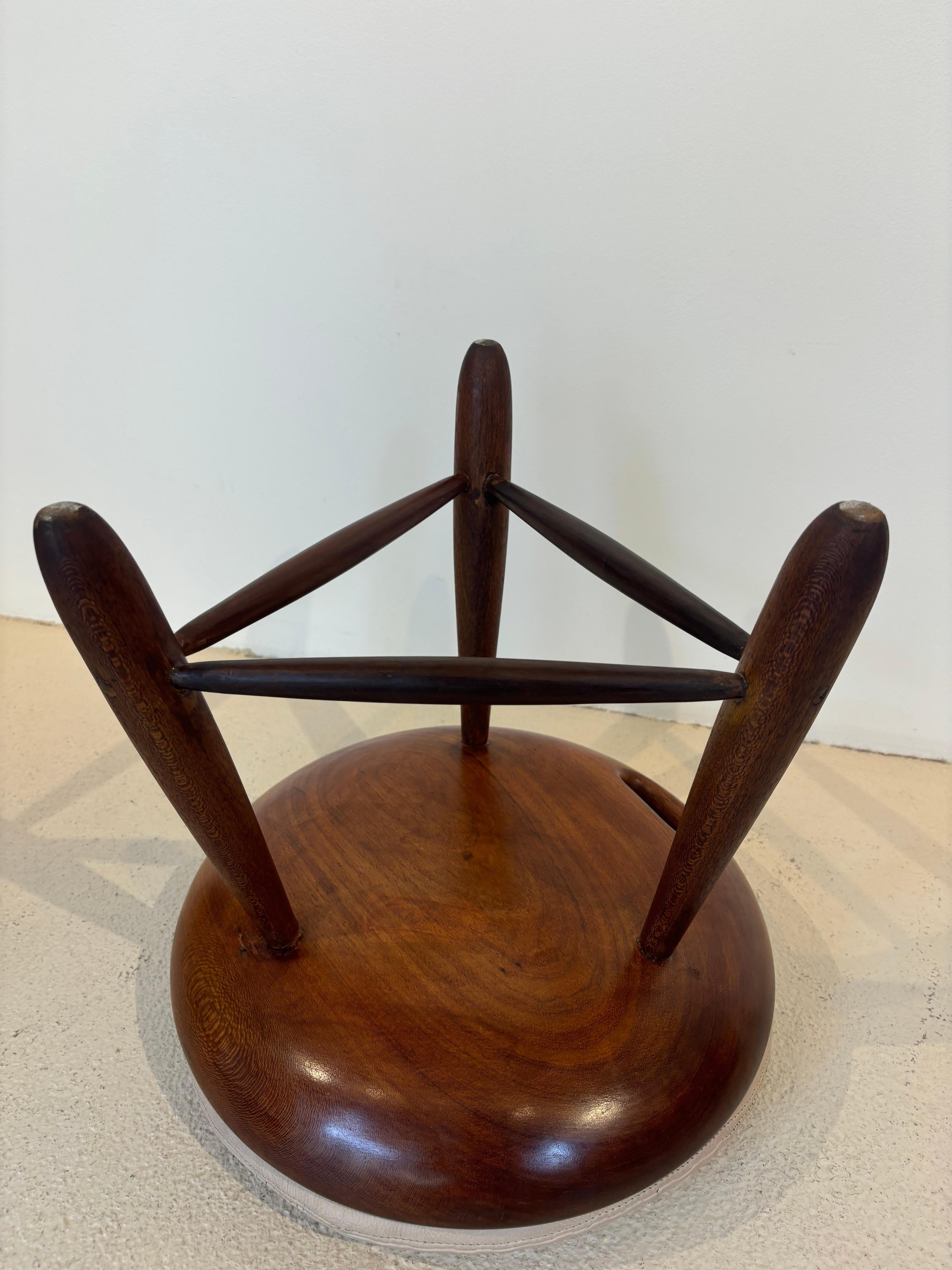 Tabouret mocho primitif de Sergio Rodrigues en vente 9