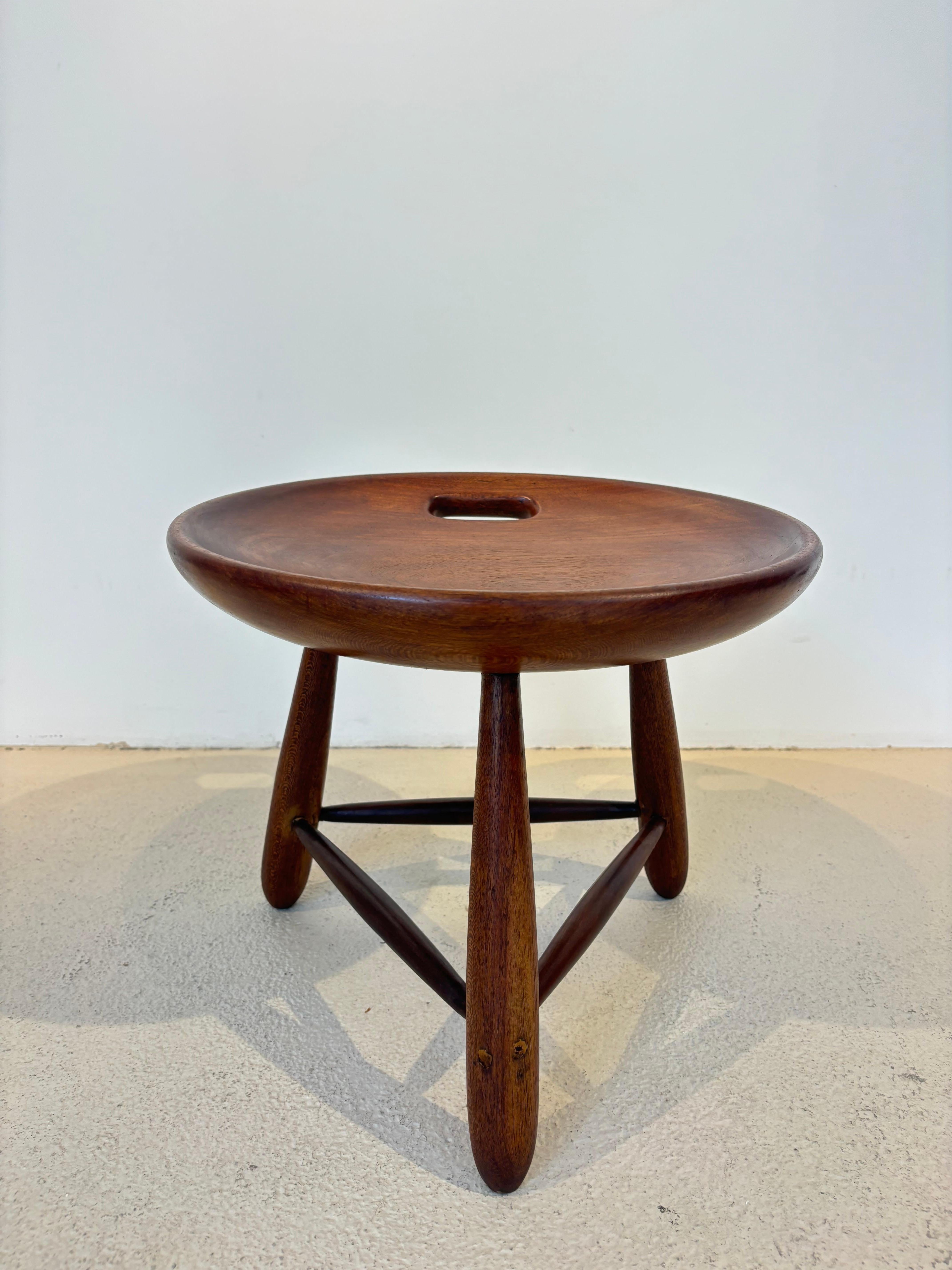 Tabouret mocho primitif de Sergio Rodrigues Bon état - En vente à SAINT-OUEN-SUR-SEINE, FR