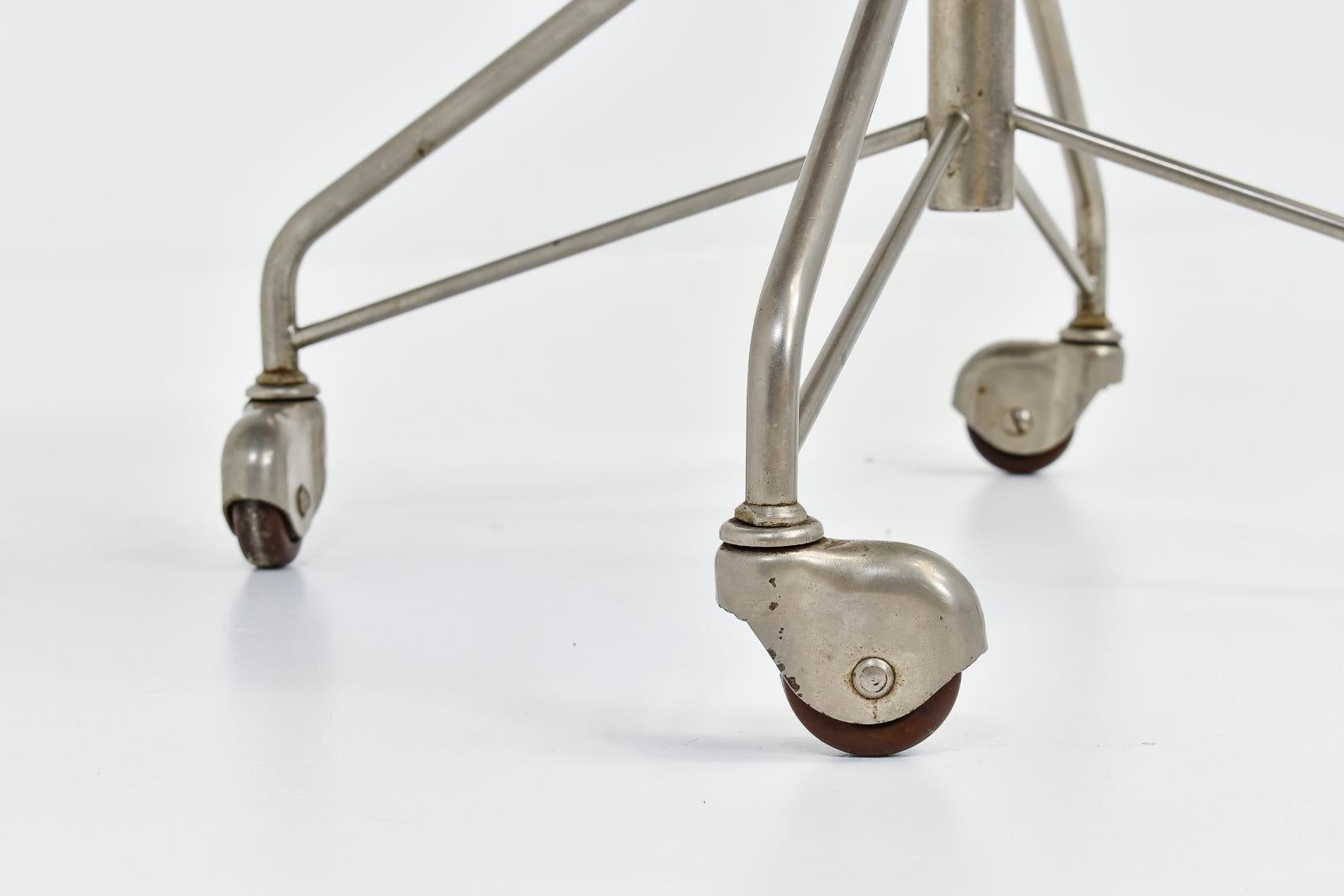 Mid-20th Century Early Model 3117 Office Swivel Chair by Arne Jacobsen for Fritz Hansen