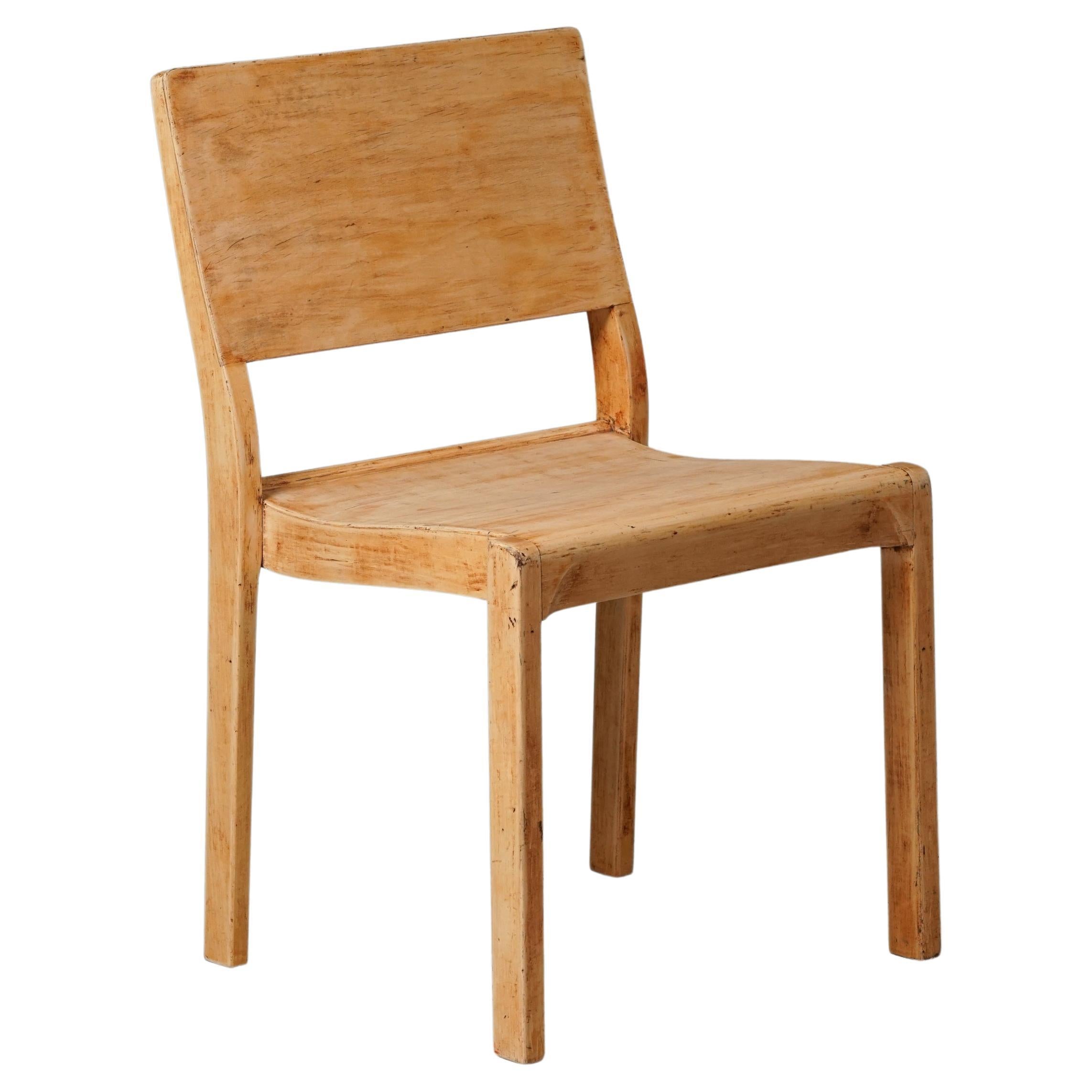 Early Model 611 Chair, Alvar Aalto, Oy Huonekalu- ja Rakennustyötehdas Ab, 1930s For Sale