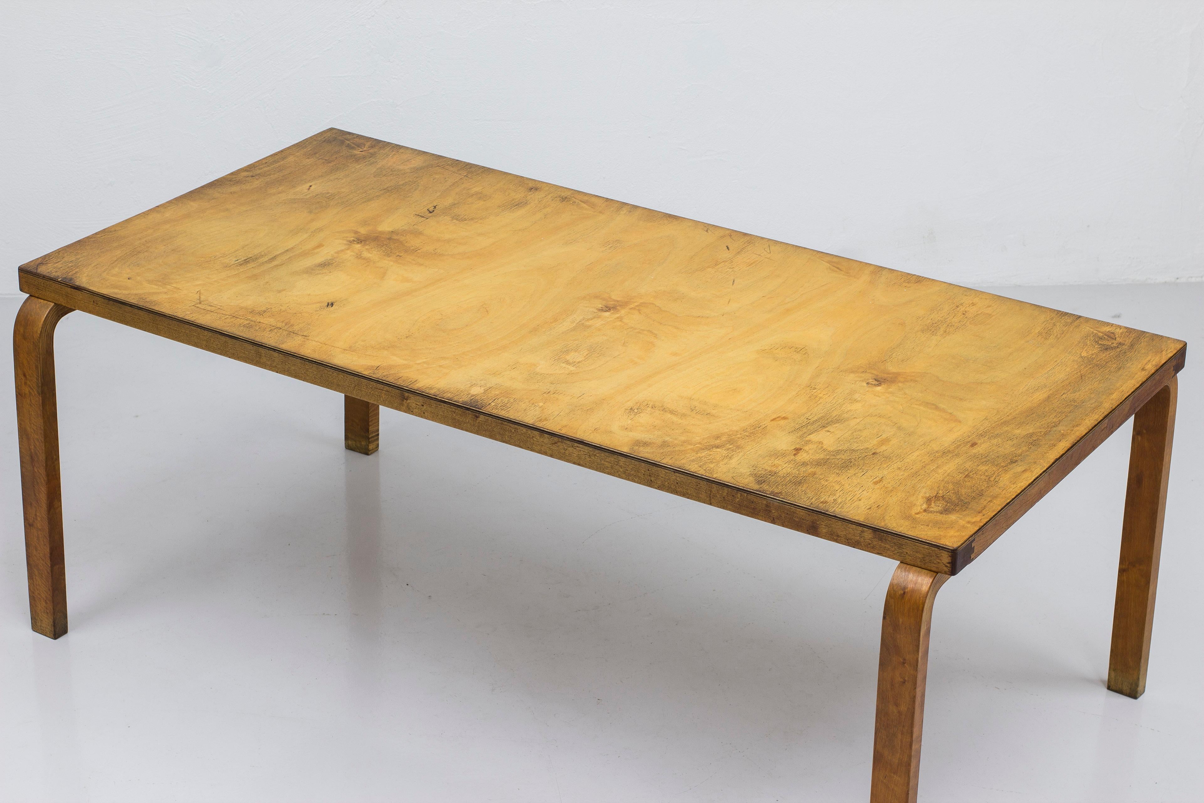 Early model 83 birch dining table by Alvar Aalto, Finland, 1930s For Sale 2