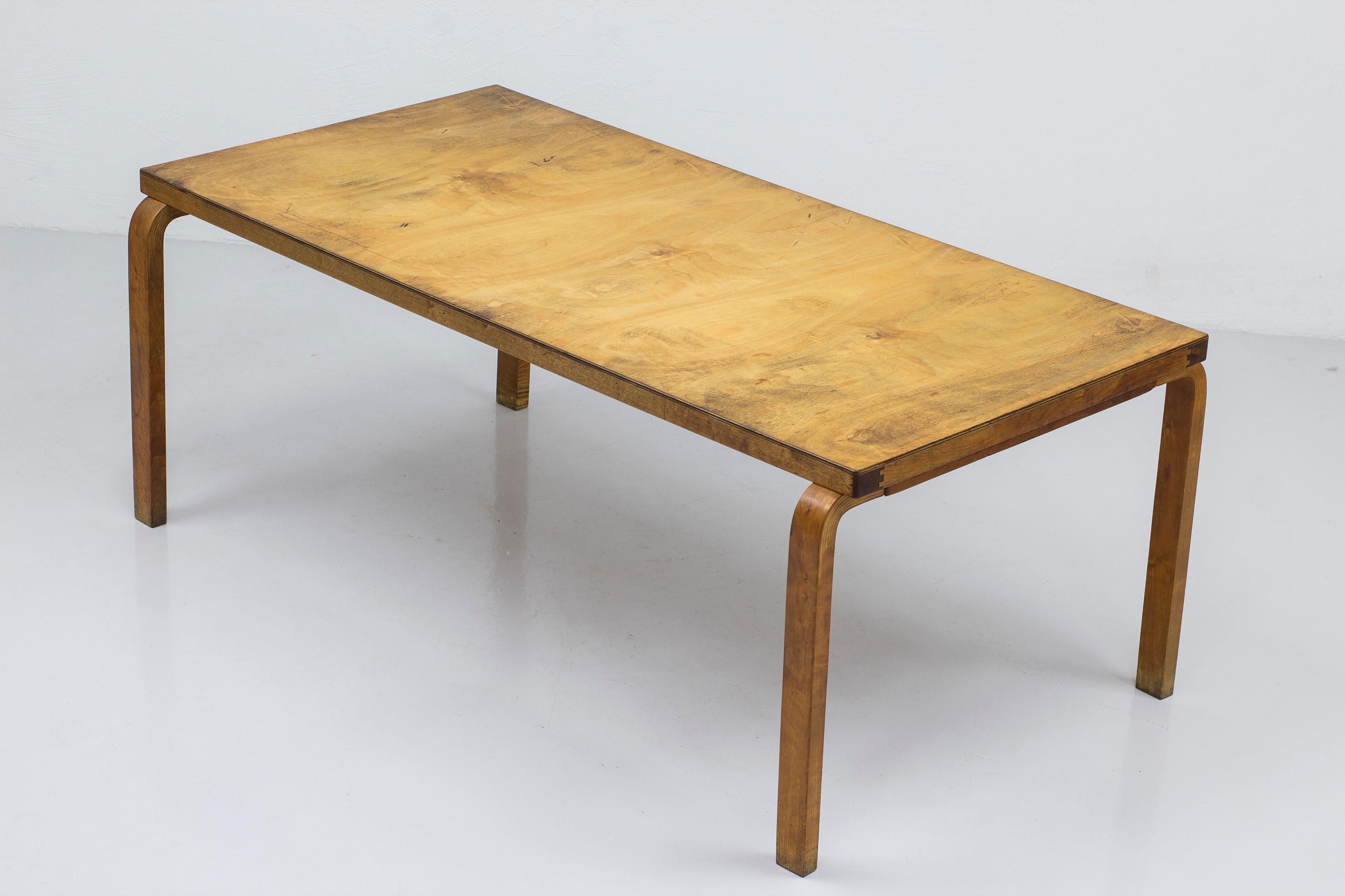 Scandinavian Modern Early model 83 birch dining table by Alvar Aalto, Finland, 1930s For Sale