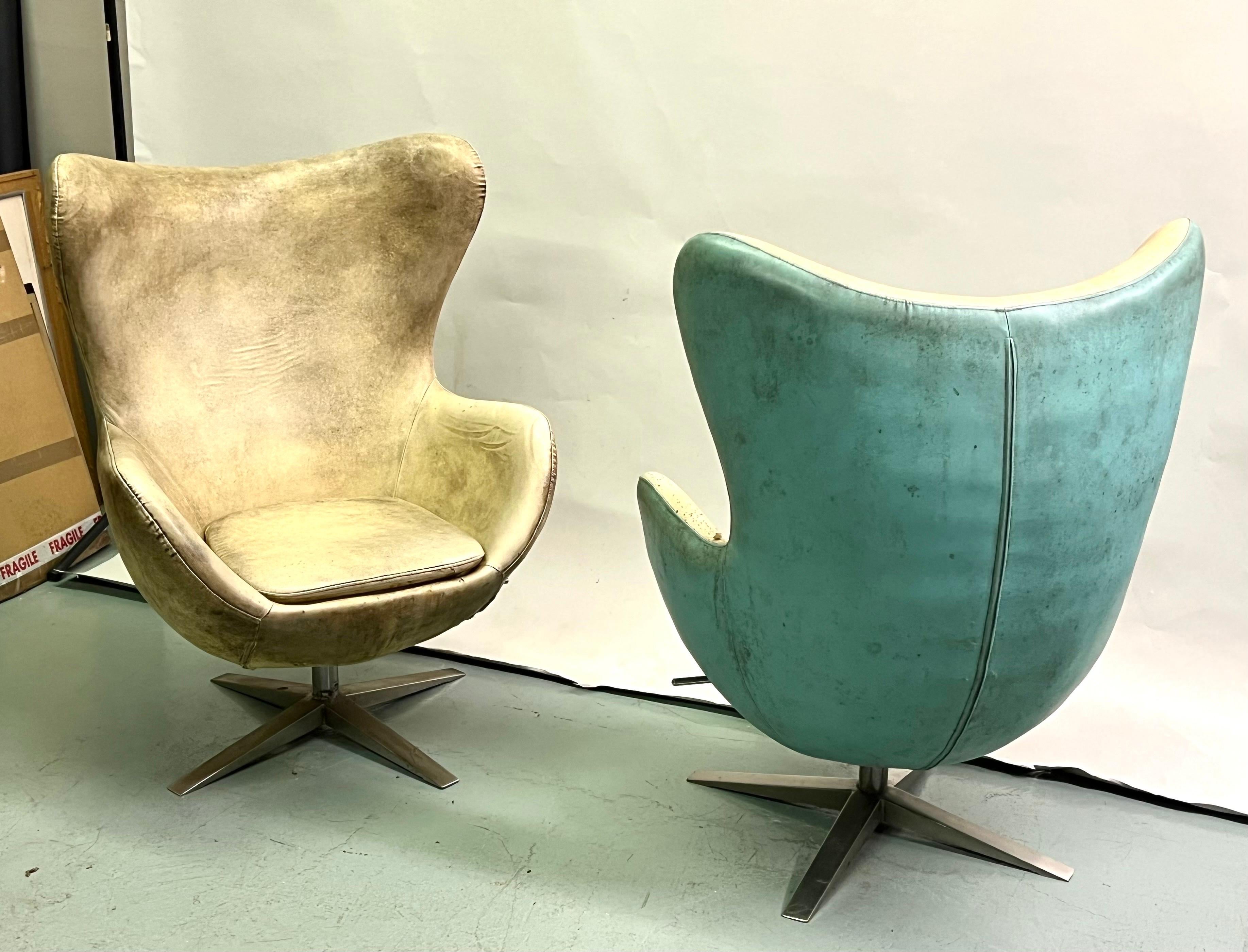 Mid-Century Modern Early Model, Pair of Vintage Leather Danish Egg Chair, Arne Jacobsen, c. 1960 For Sale