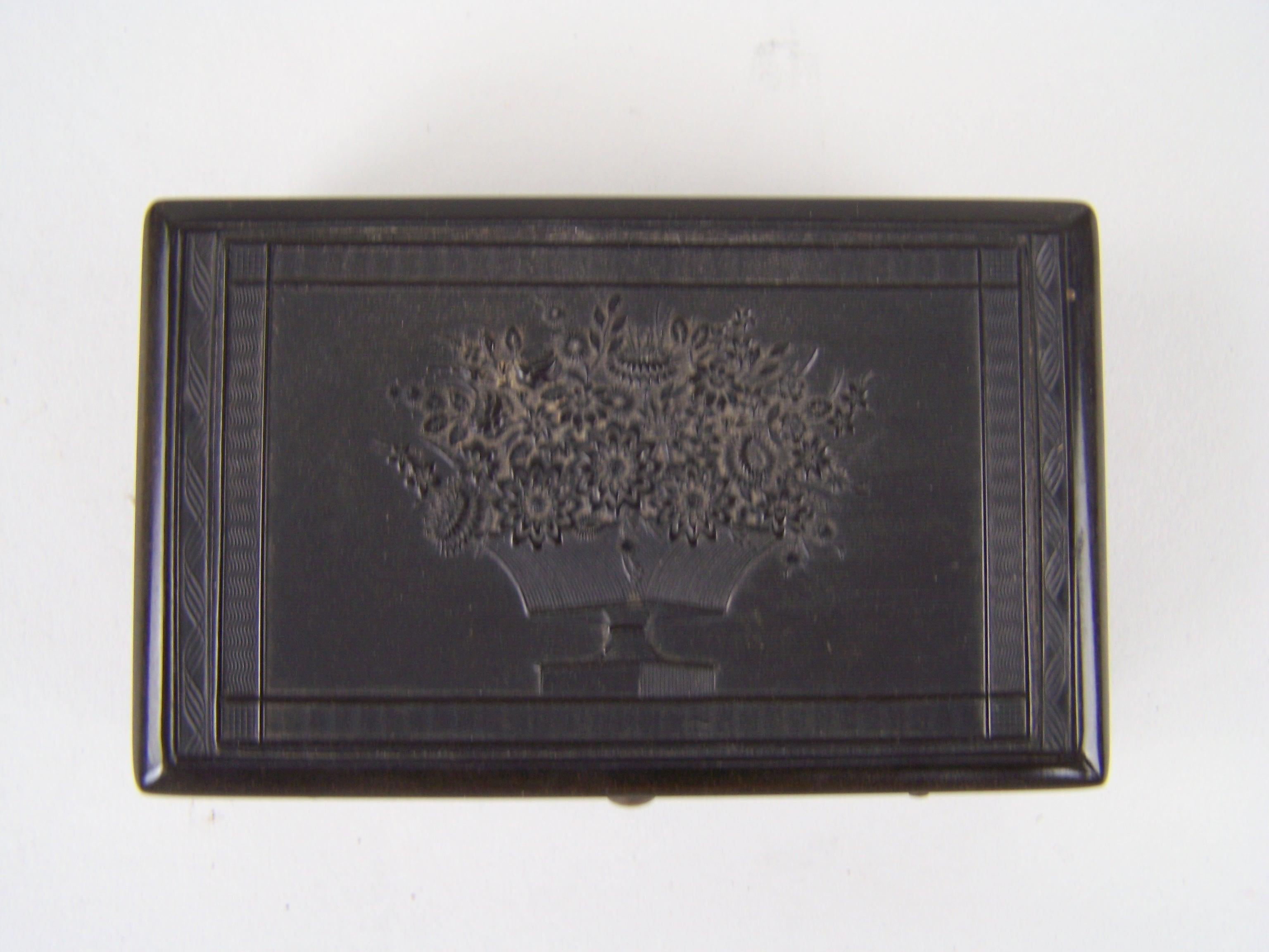 Early Victorian Musical Snuff Box Playing 2 Tunes with Flowerpot to the lid  For Sale