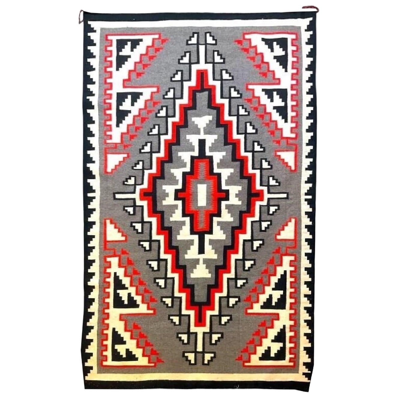 Früher Navajo Handgewebter "Klagetoh" Teppich im Angebot