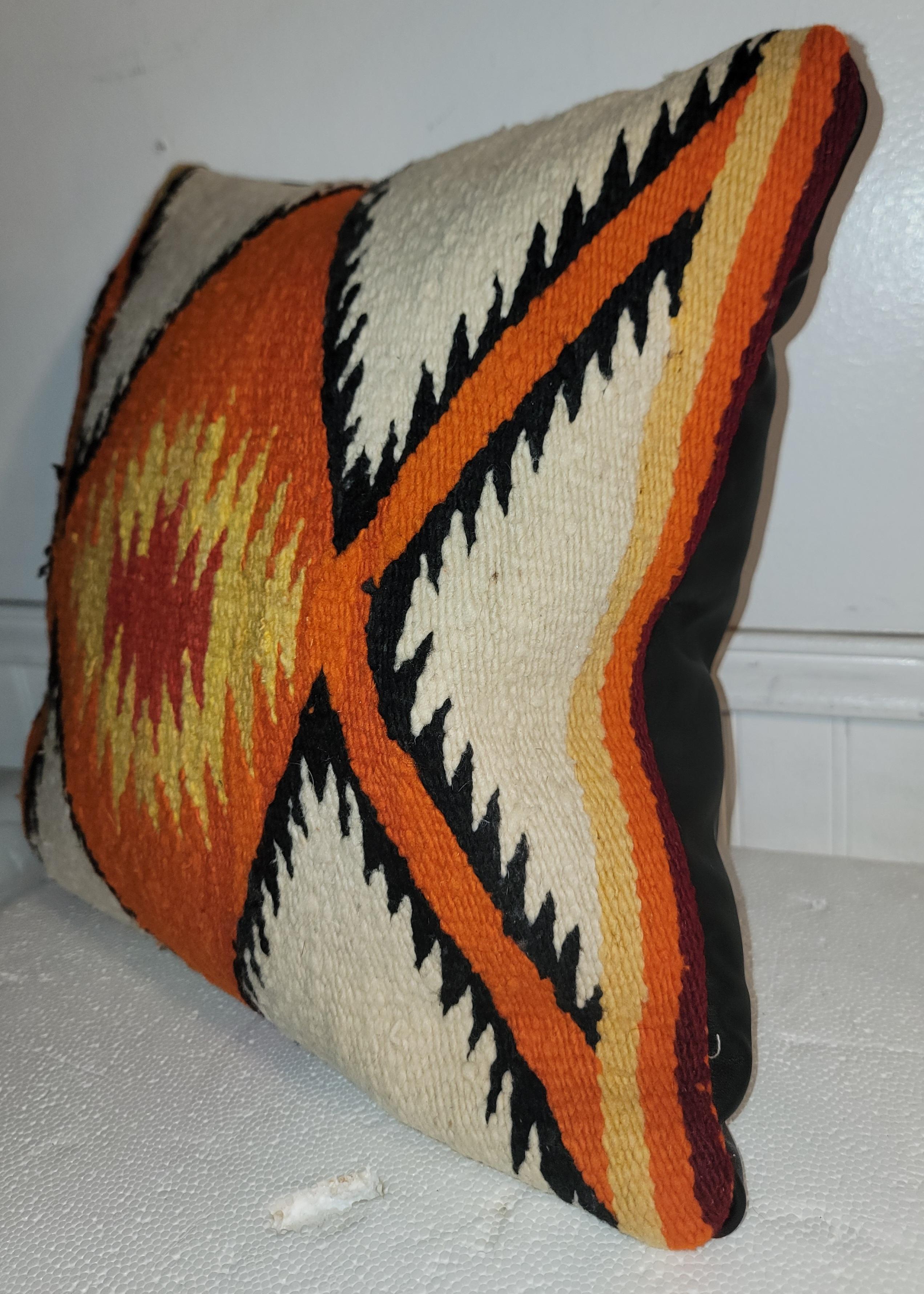 Early Navajo Indian Weaving Pillow In Good Condition For Sale In Los Angeles, CA