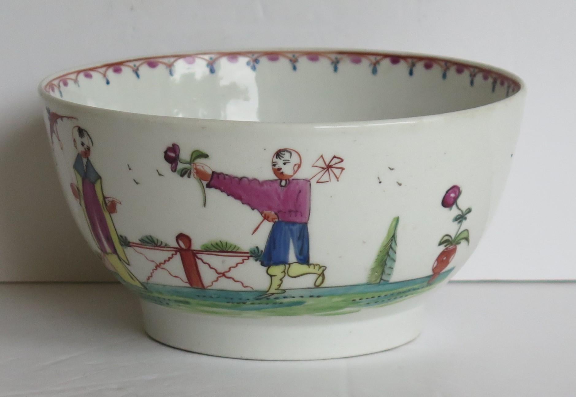 Cuenco antiguo de porcelana New Hall Figuras chinas Dama con sombrilla Ptn. 20, ca 1790 Chinoiserie en venta