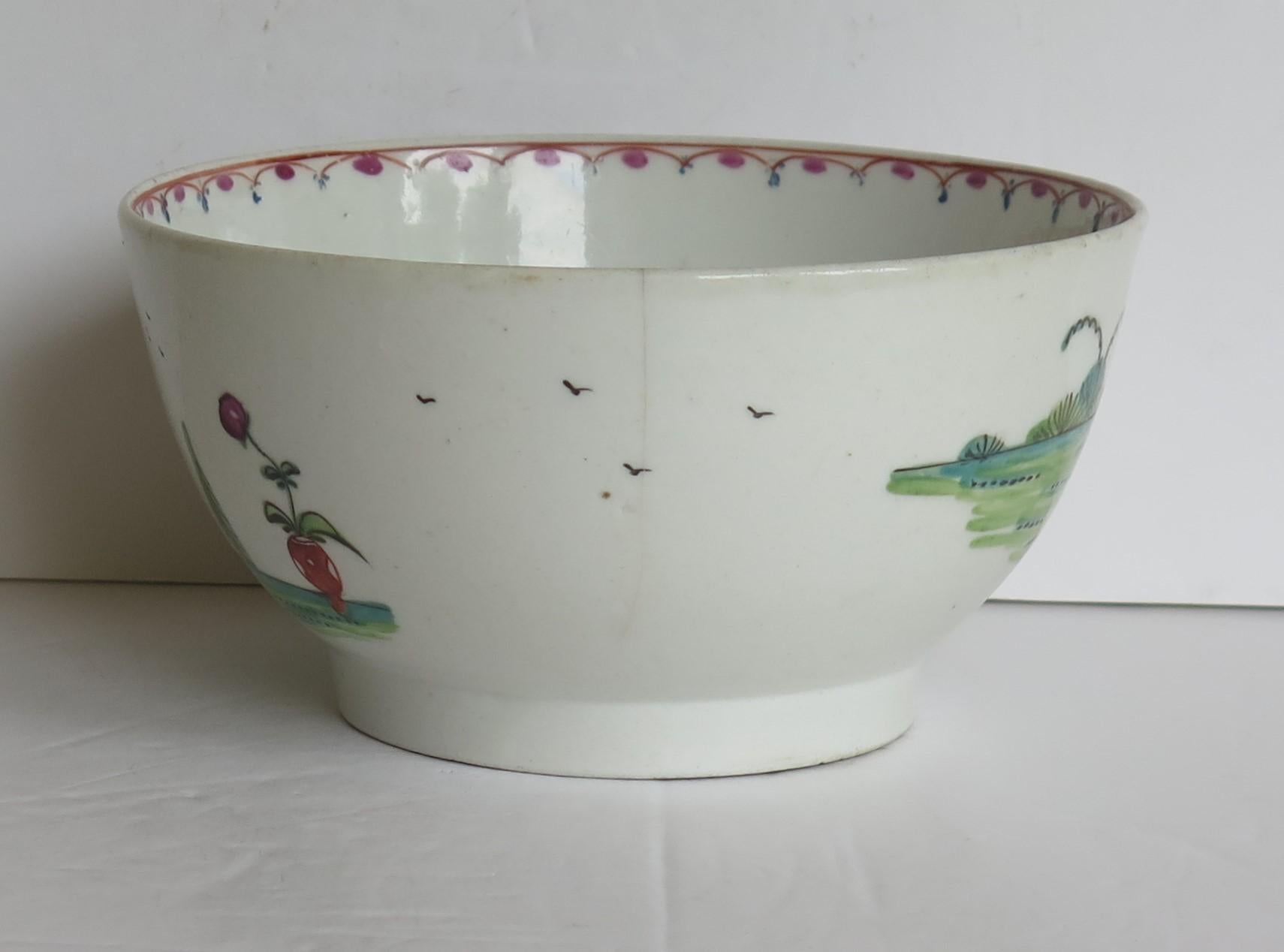 Hand-Painted Early New Hall Porcelain Bowl Chinese Figures Lady with parasol Ptn. 20, Ca 1790 For Sale