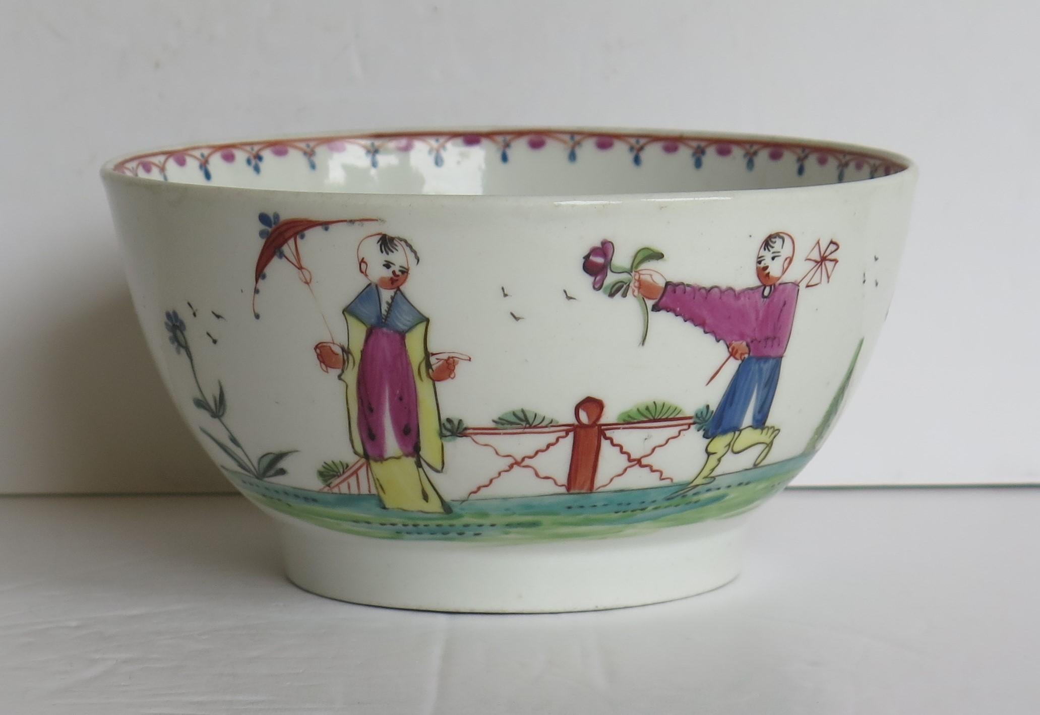 Early New Hall Porcelain Bowl Chinese Figures Lady with parasol Ptn. 20, Ca 1790 For Sale 1