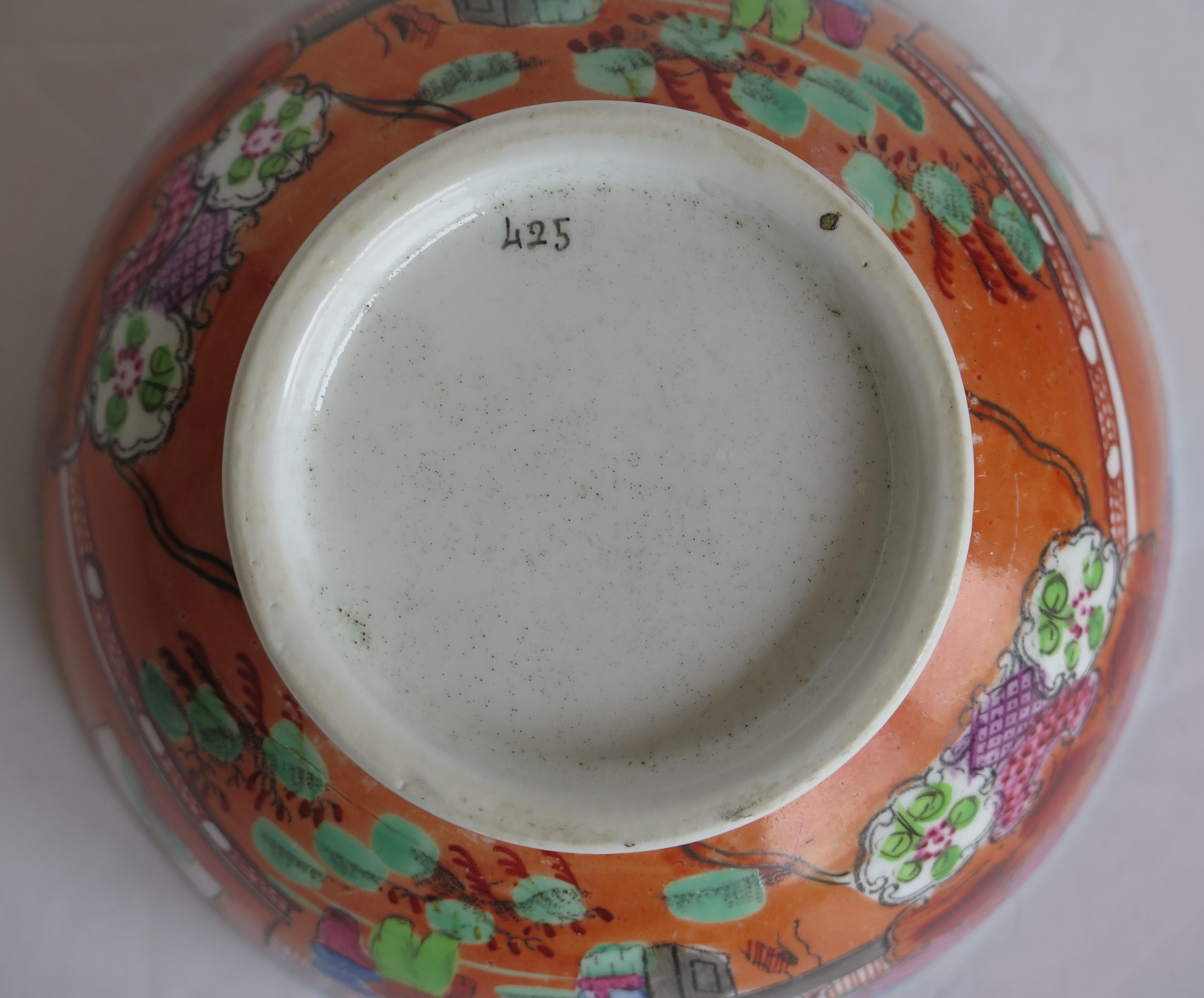 Early New Hall Porcelain Bowl with Boy in Window Pattern No. 425, circa 1800 For Sale 3