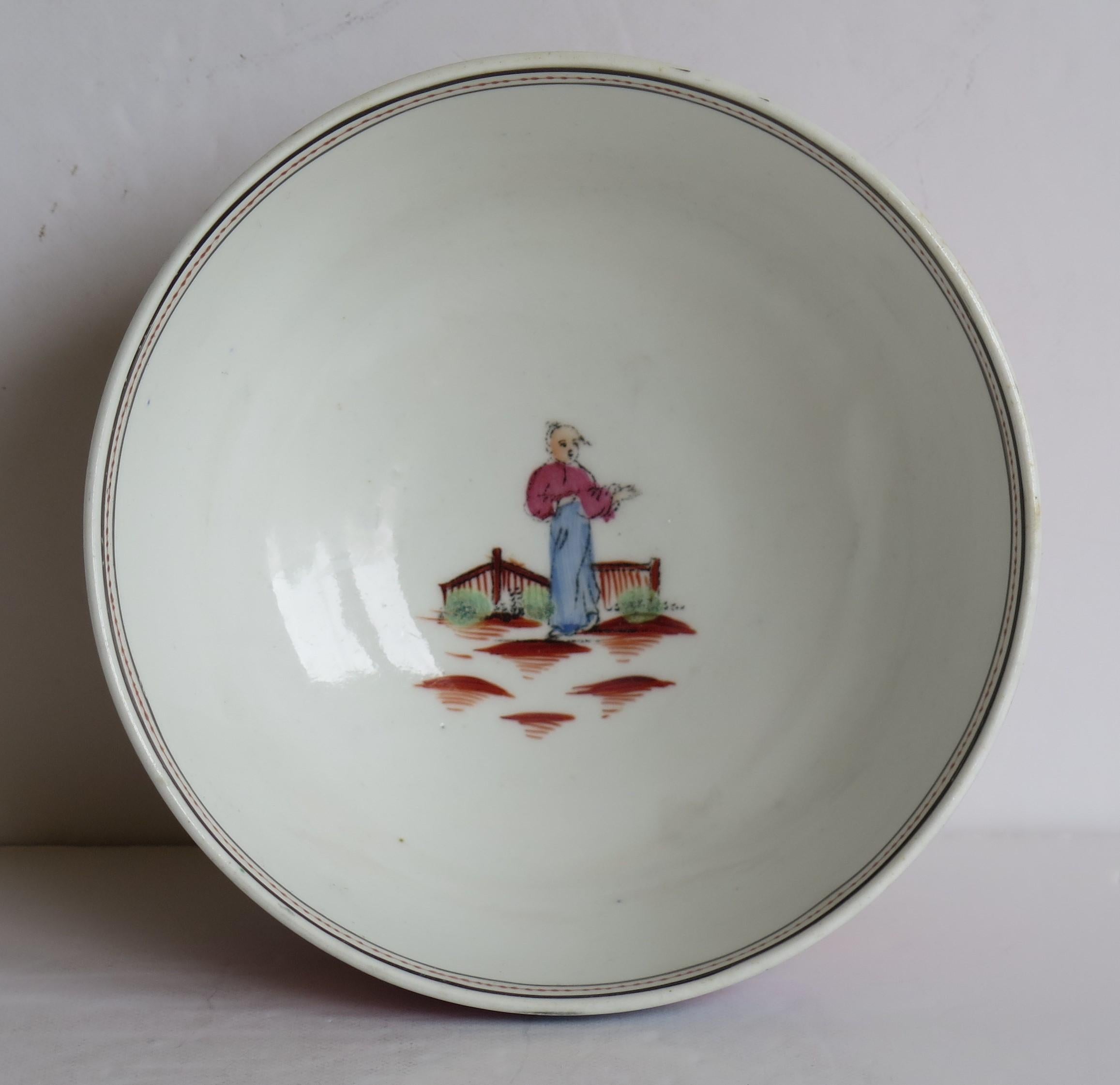 Hand-Painted Early New Hall Porcelain Bowl with Boy in Window Pattern No. 425, circa 1800 For Sale