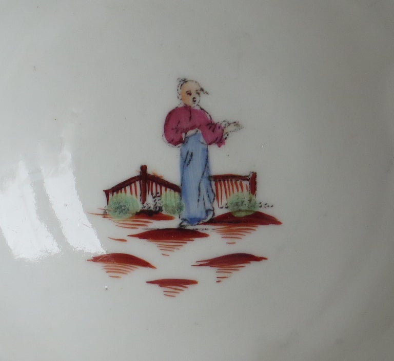 Early New Hall Porcelain Bowl with Boy in Window Pattern No. 425, circa 1800 For Sale 2