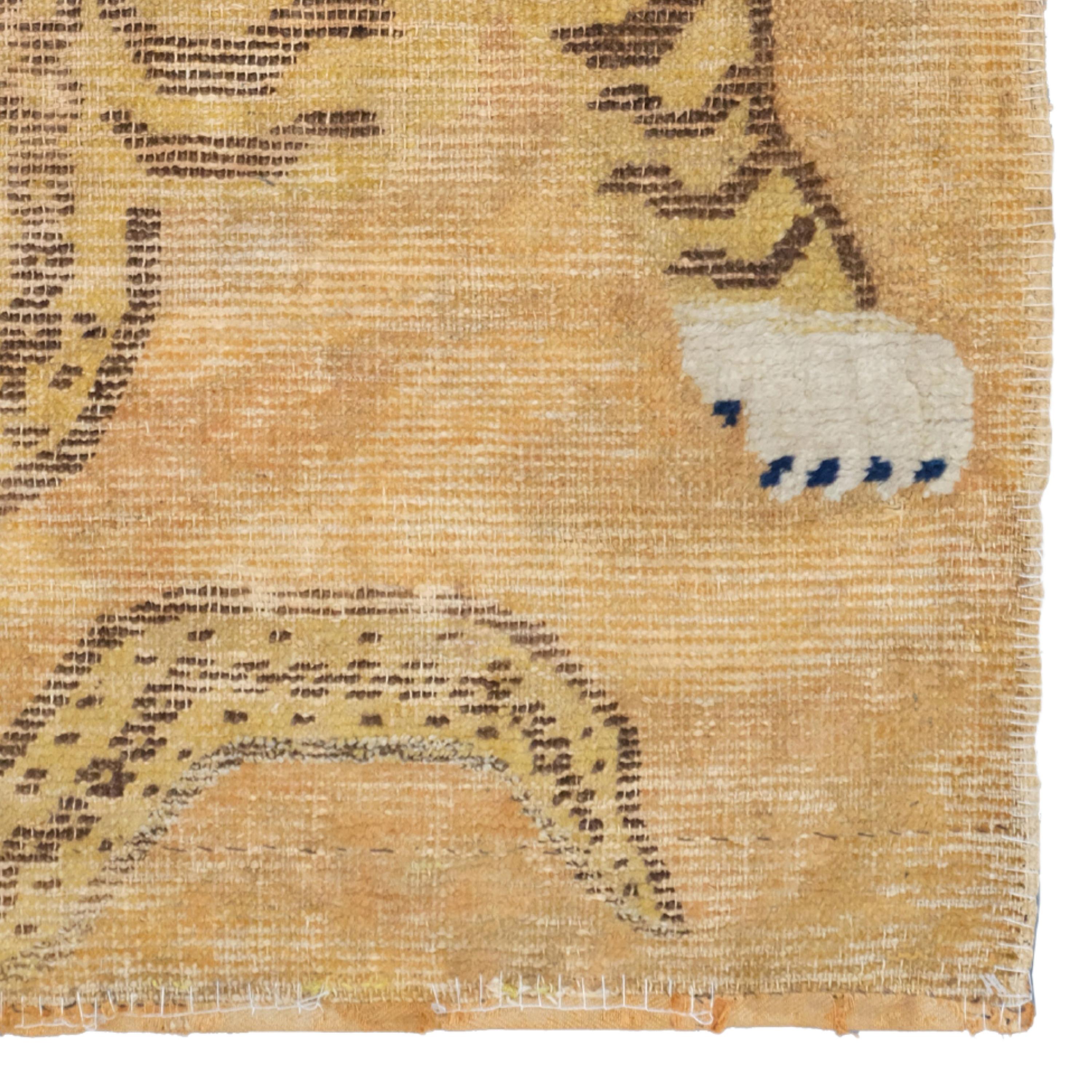 Alfombra de Tigre Ning Xia Antigua - China, Siglo XVIII o anterior, Alfombra Antigua siglo XVIII en venta