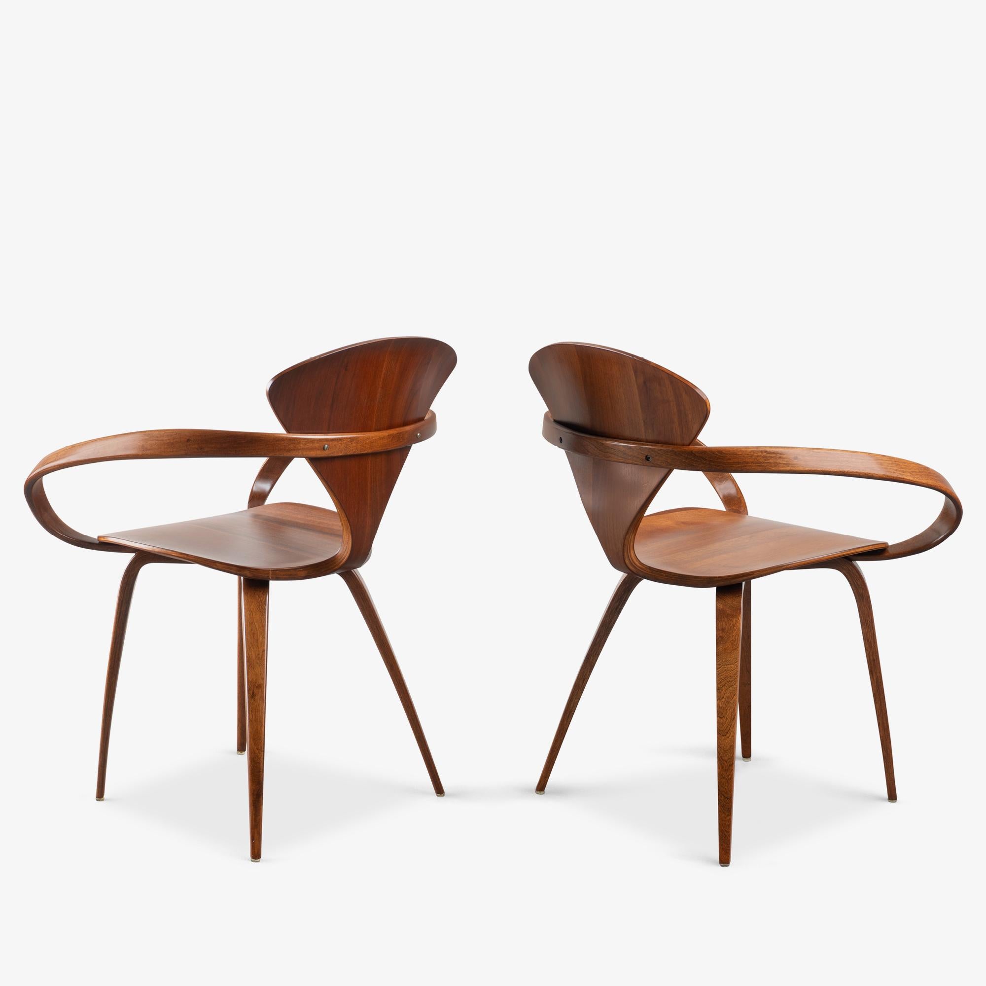 Early Norman Cherner for Plycraft Dining Chairs in Walnut, Set of 4 In Good Condition In Stamford, CT